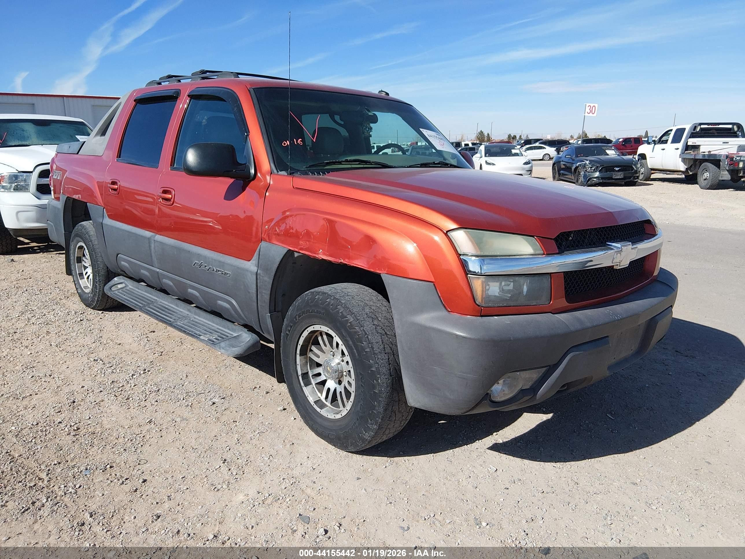 2003 Chevrolet Avalanche, VIN 3GNEK13T83G107963 — Front end