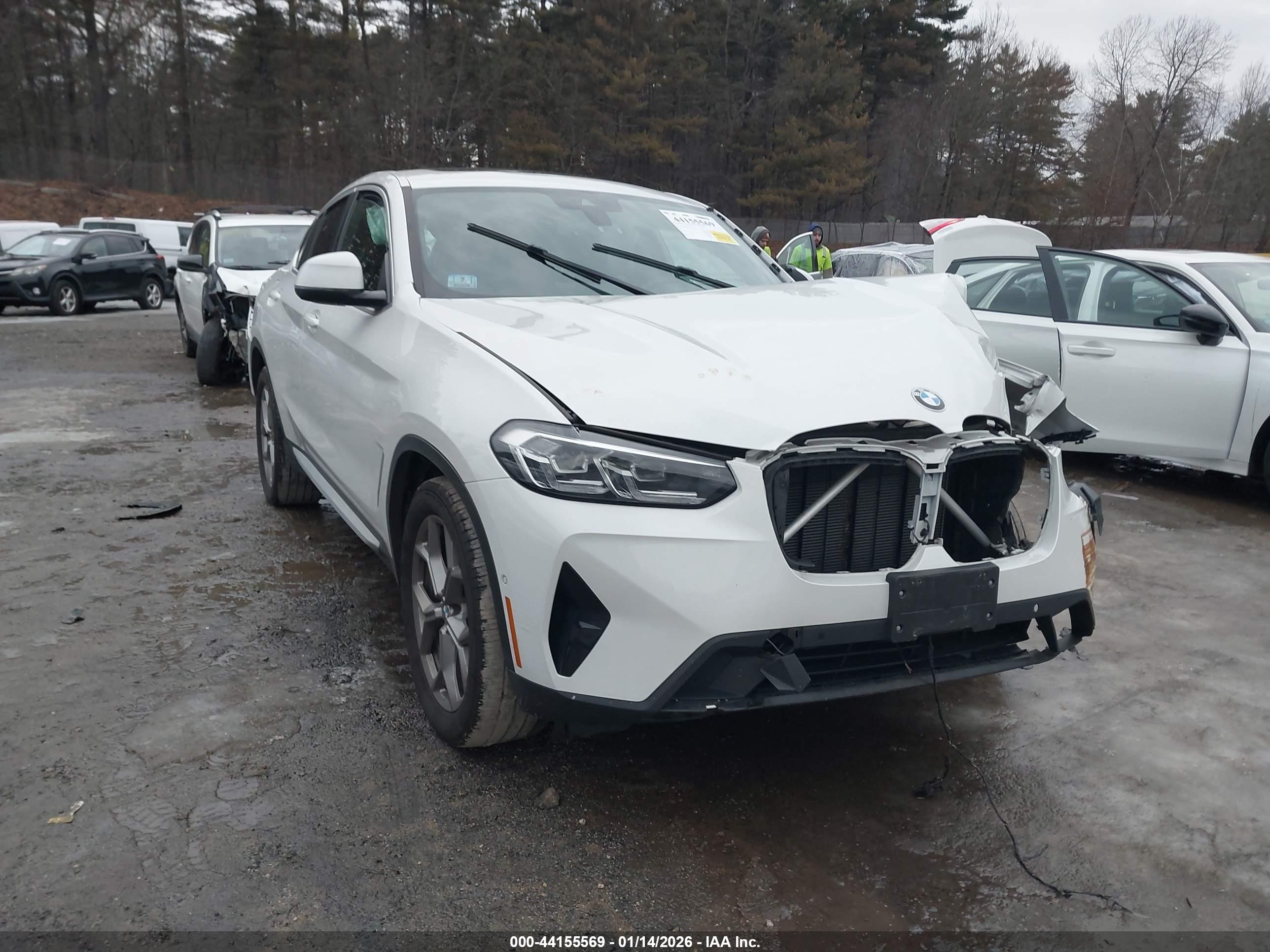 2022 BMW X4 xDrive30i, VIN 5UX33DT0XN9M44284 — Front end