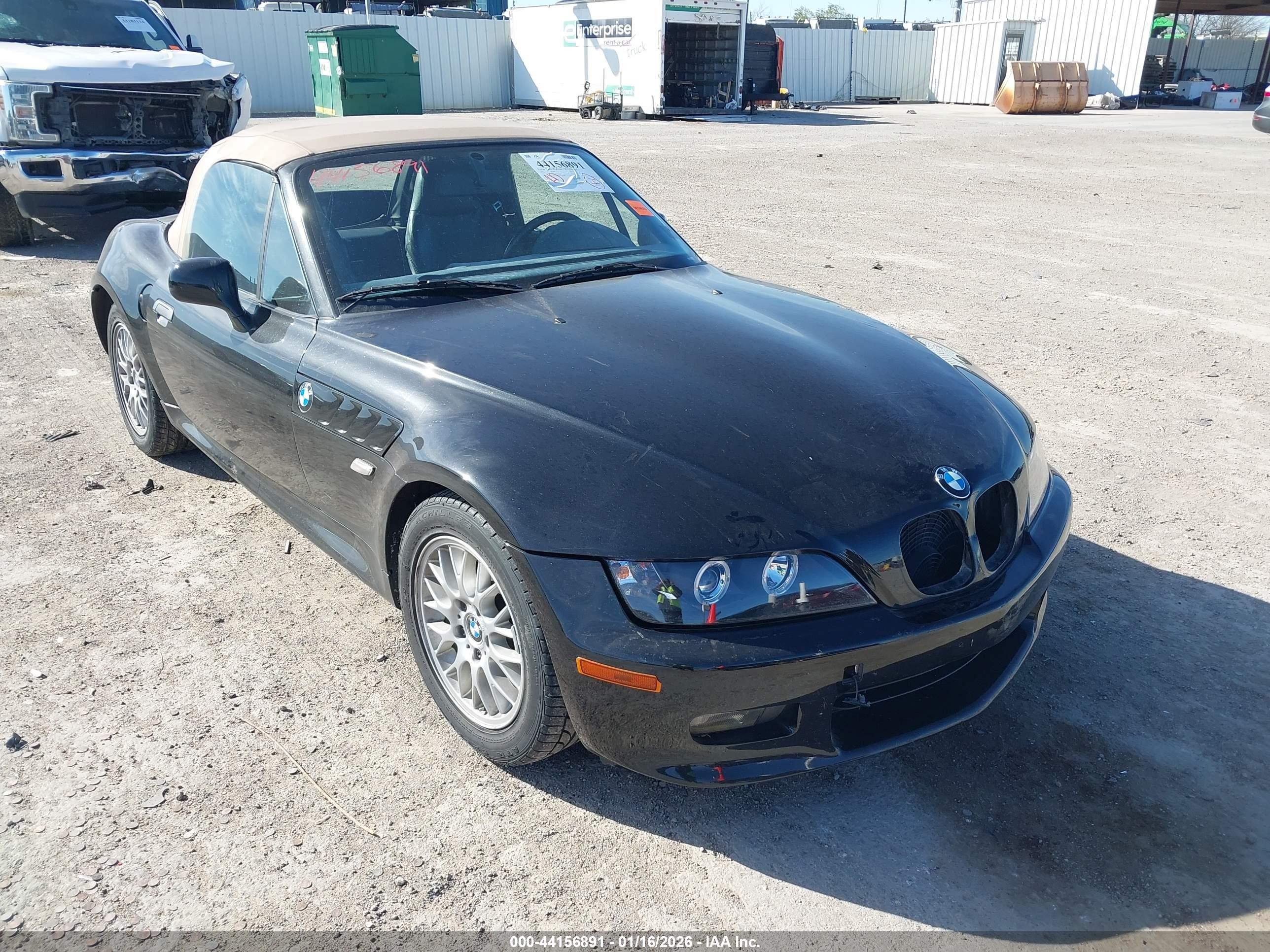 2002 BMW Z3 2.5, VIN 4USCN33472LM05394 — Перед