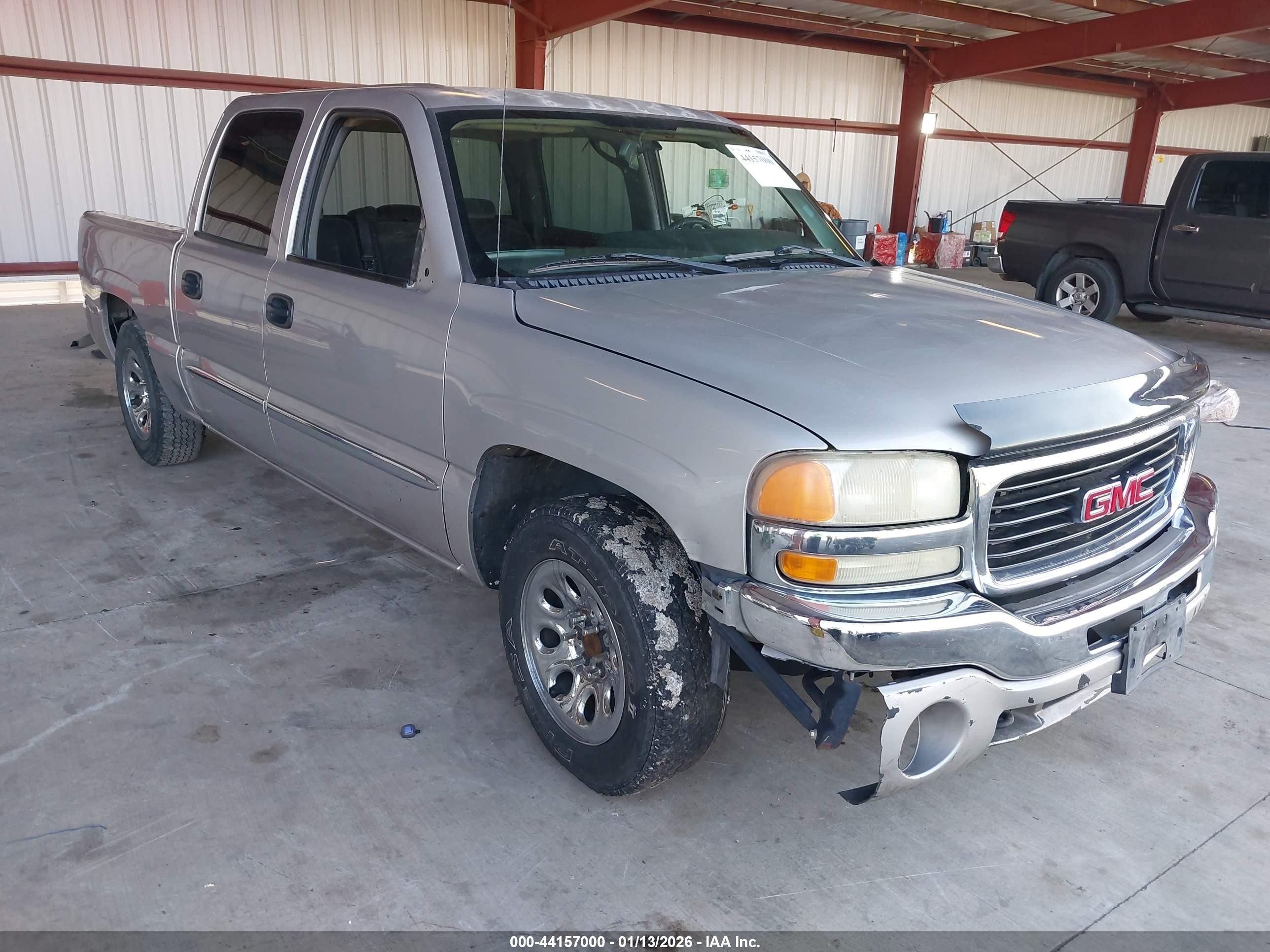 2006 GMC Sierra 1500 SL, VIN 2GTEC13V661322049 — Stripped