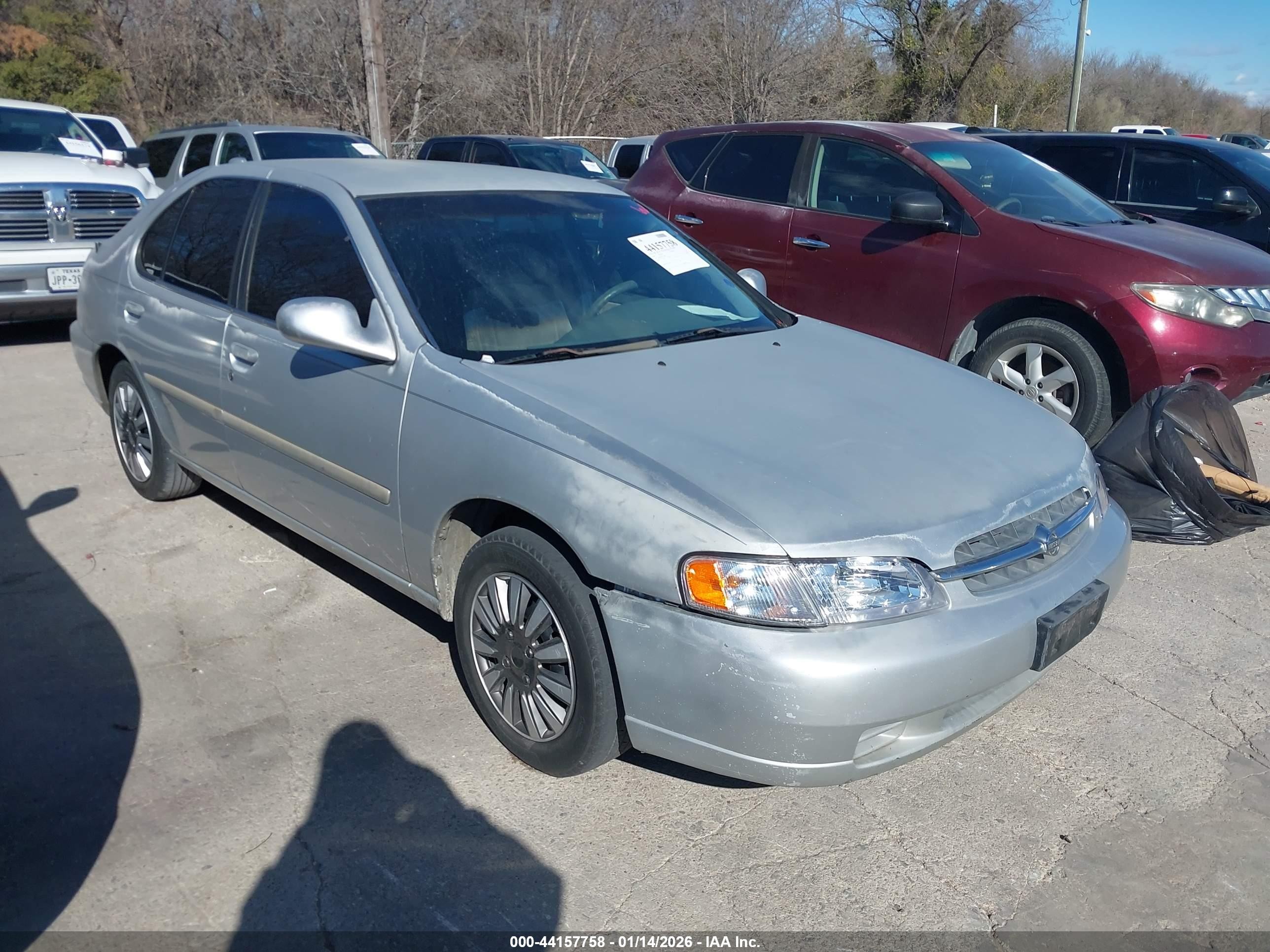 1999 Nissan Altima XE, VIN 1N4DL01D5XC118649 — Front end