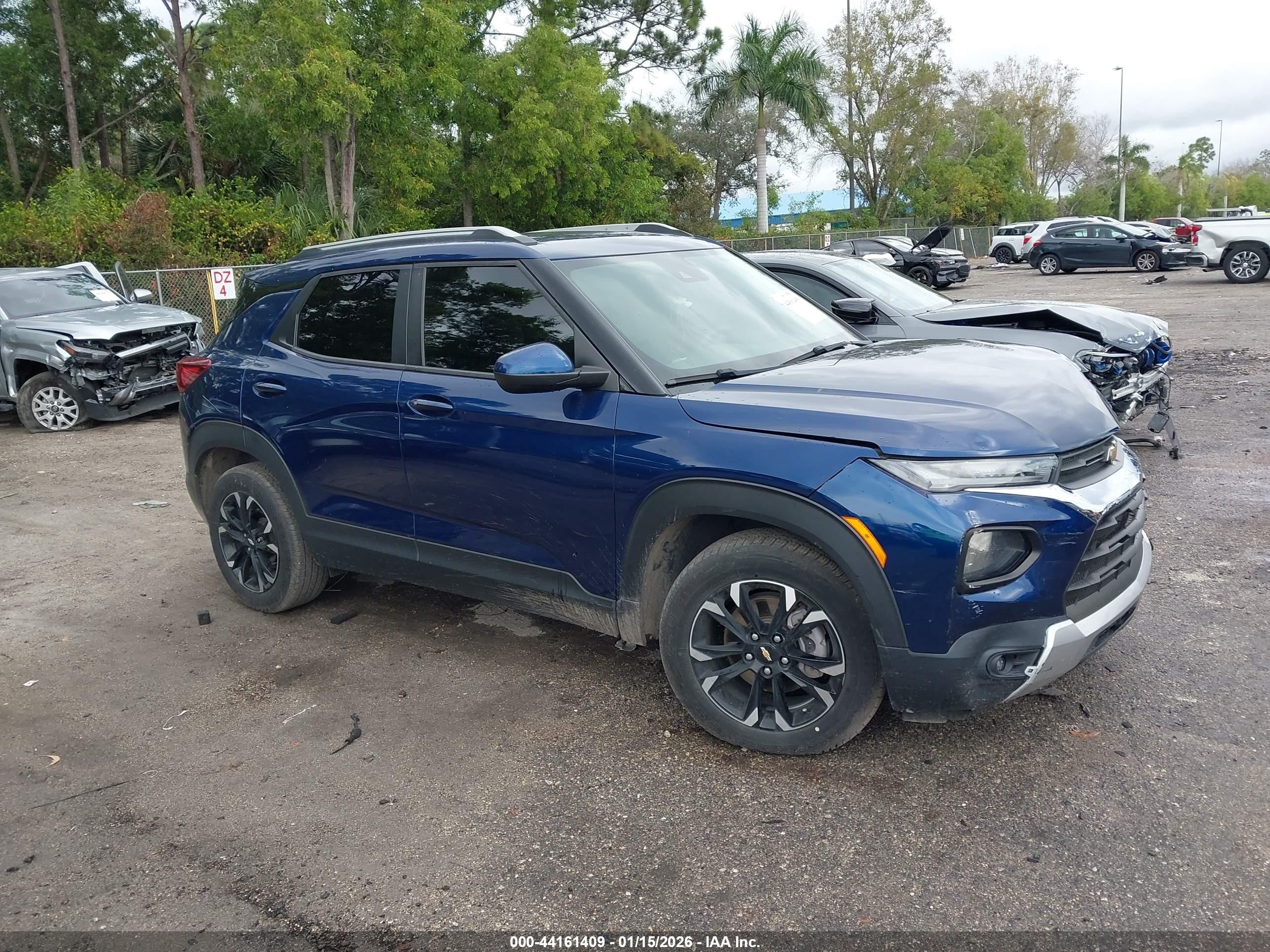 2022 Chevrolet TrailBlazer LT, VIN KL79MPSL6NB059302 — Front end