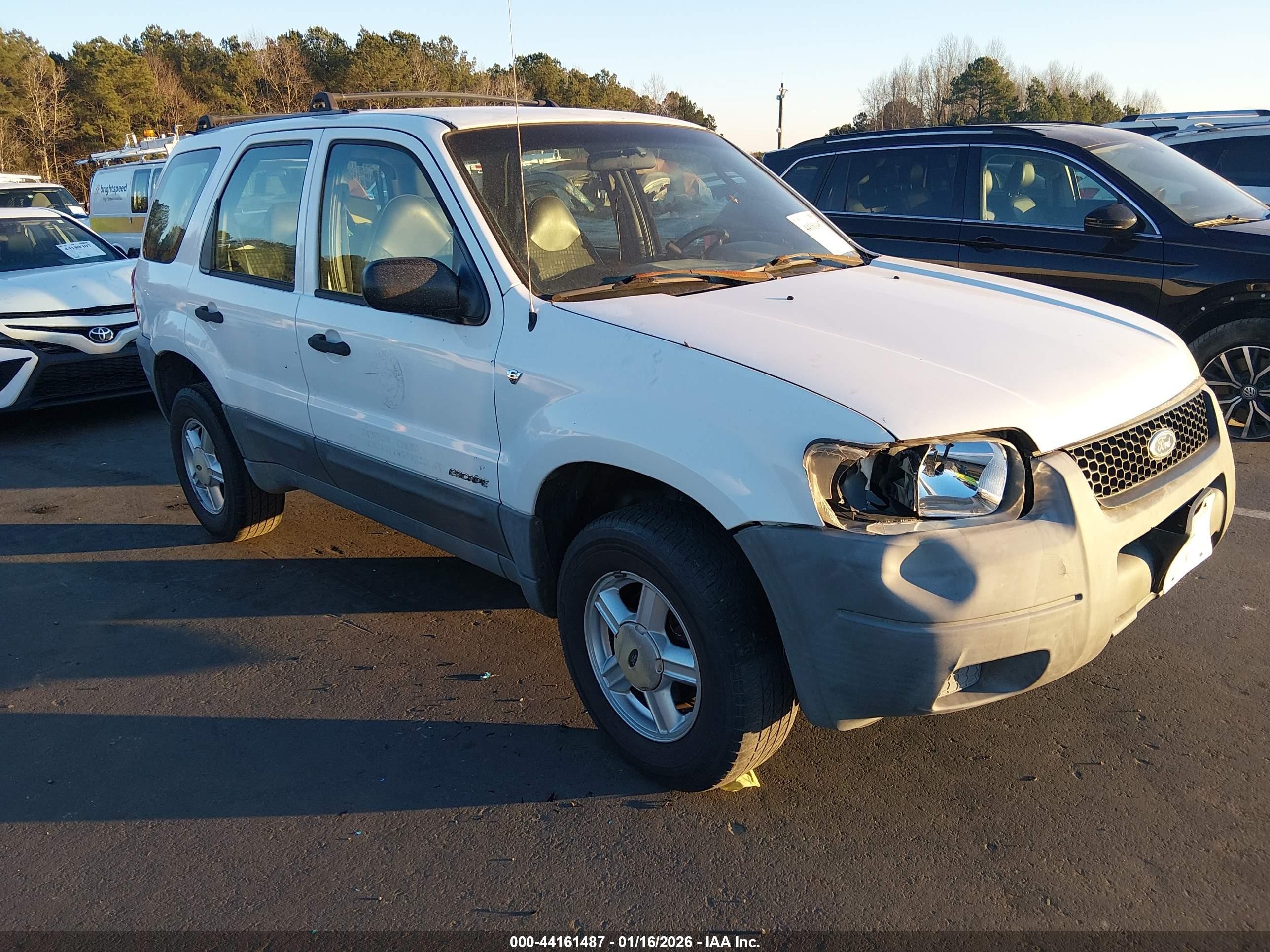 2001 Ford Escape XLS, VIN 1FMYU01191KD91794 — Перед