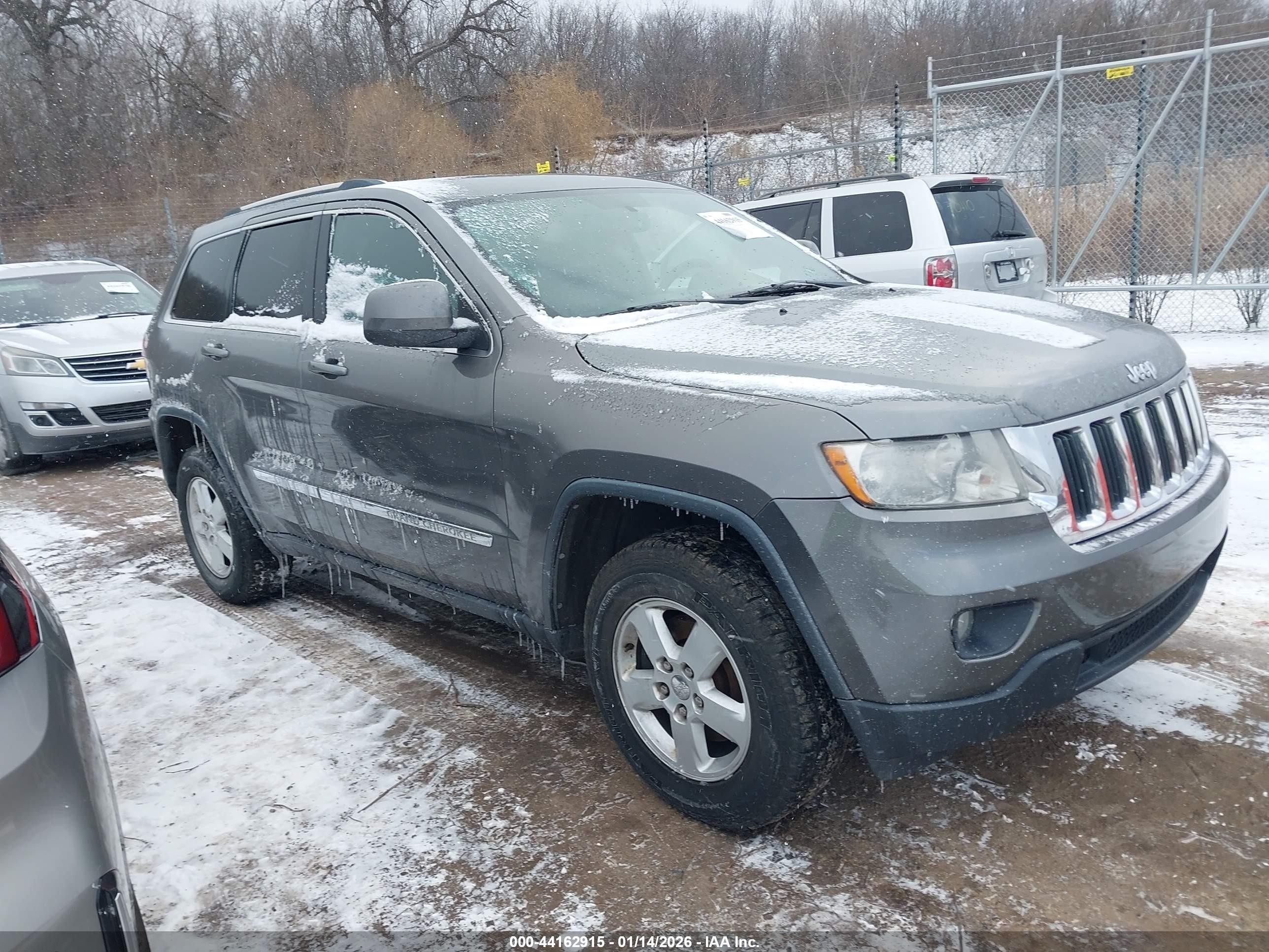 2013 Jeep Grand Cherokee Laredo, VIN 1C4RJEAG8DC533506 — Rear end
