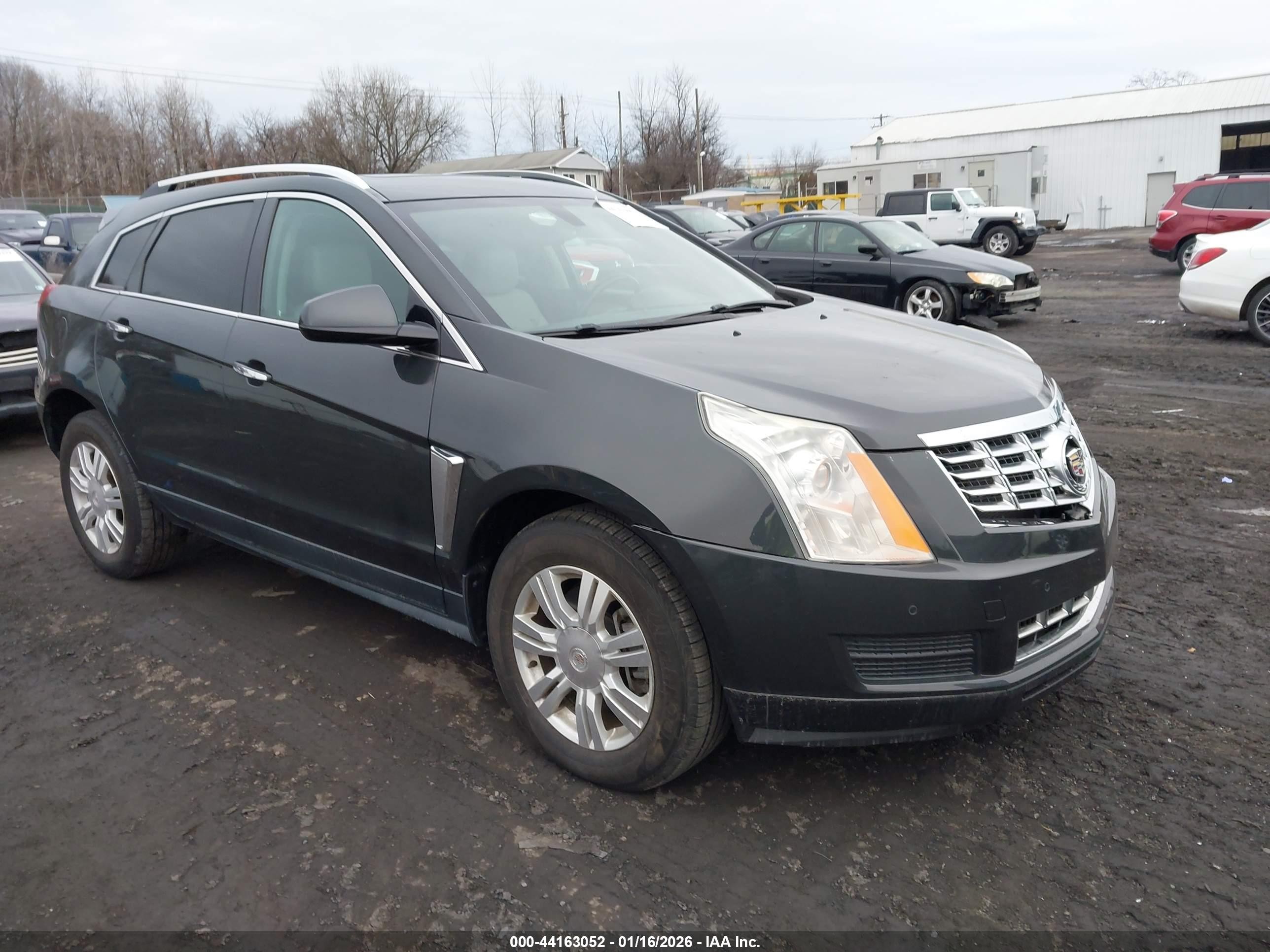 2016 Cadillac SRX Luxury Collection, VIN 3GYFNBE37GS569824 — Rear end