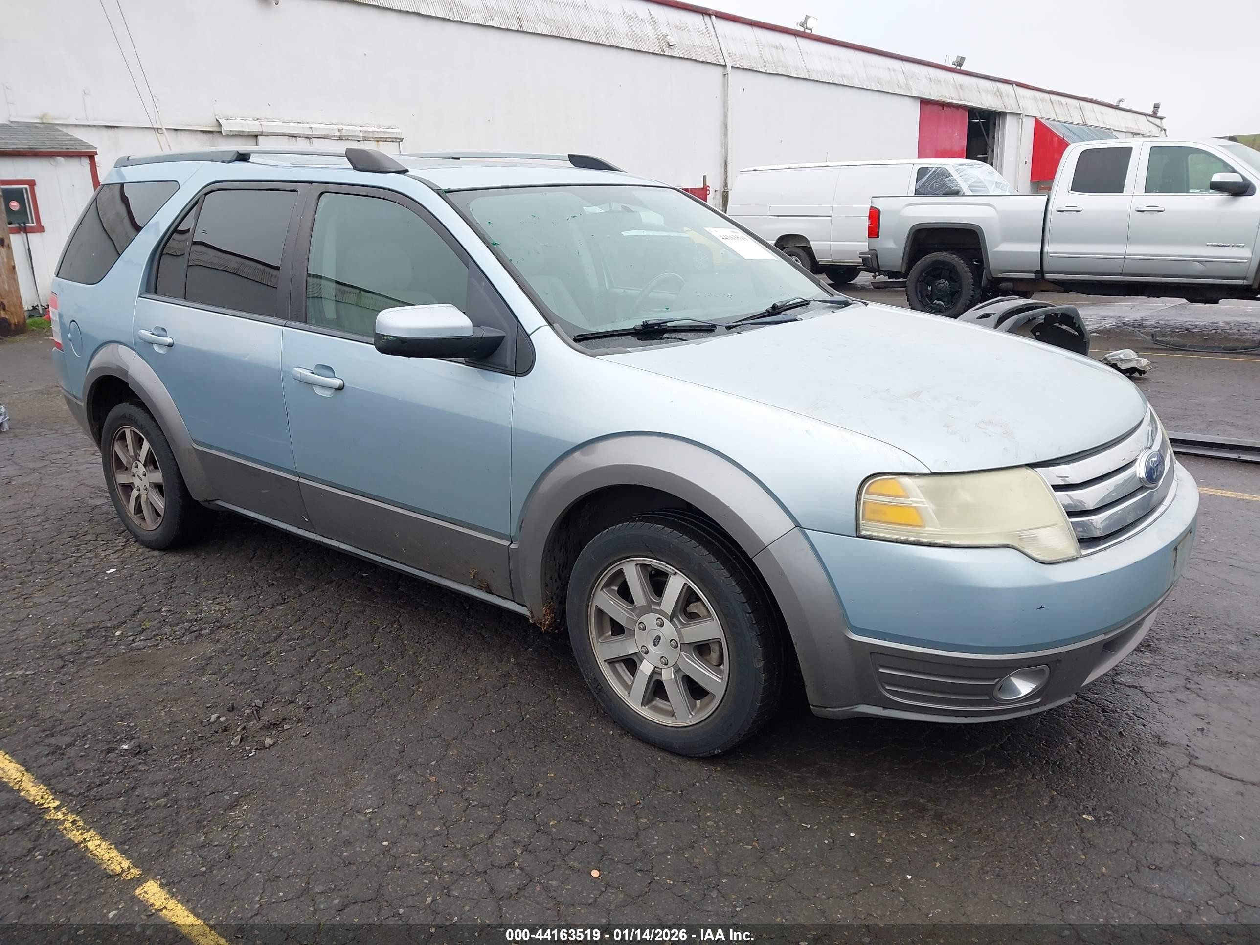 2009 Ford Taurus X SEL, VIN 1FMDK02W29GA04046 — Front end