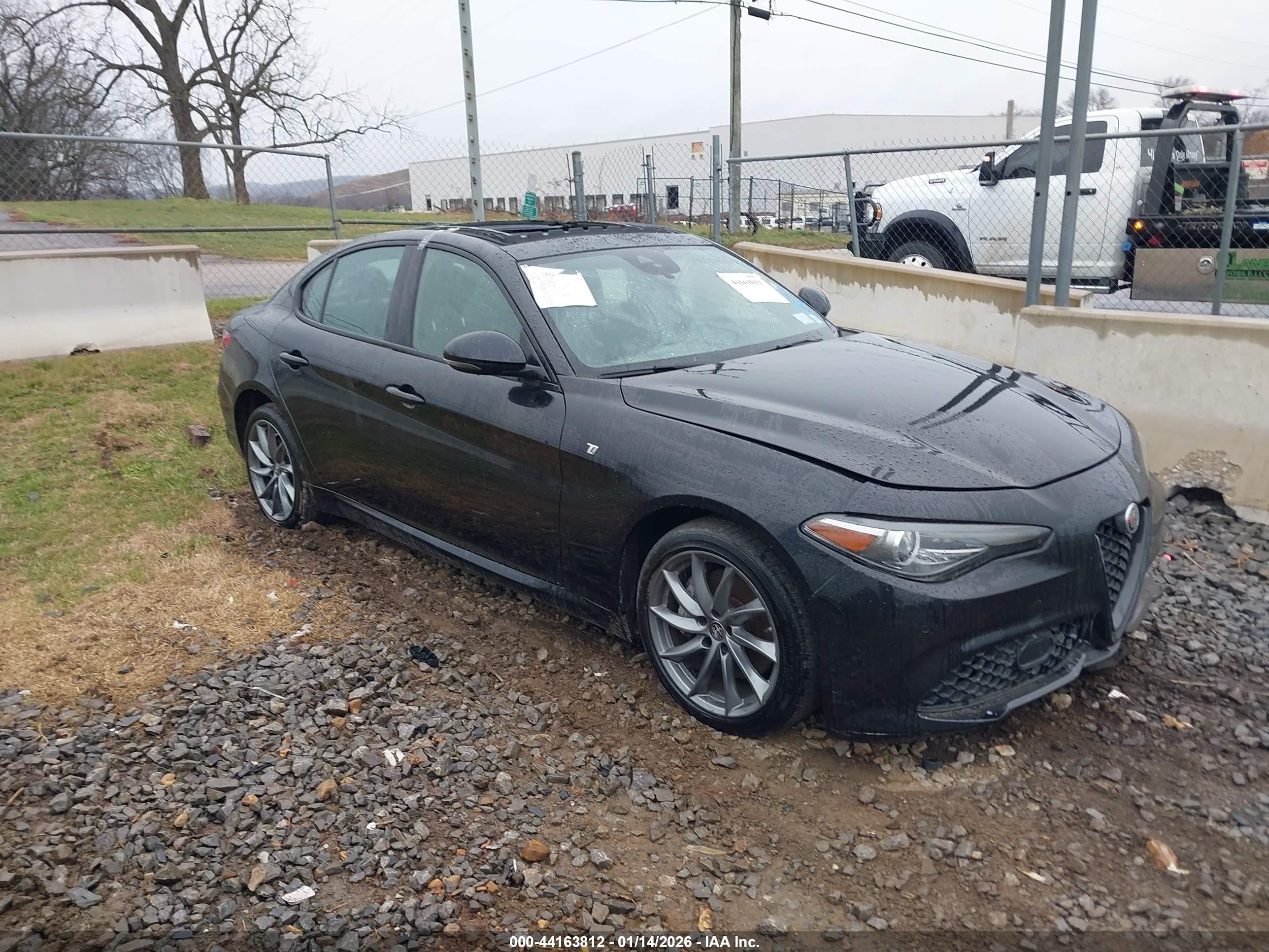 2022 Alfa Romeo Giulia Veloce, VIN ZARFANBN6N7655152 — Крыша