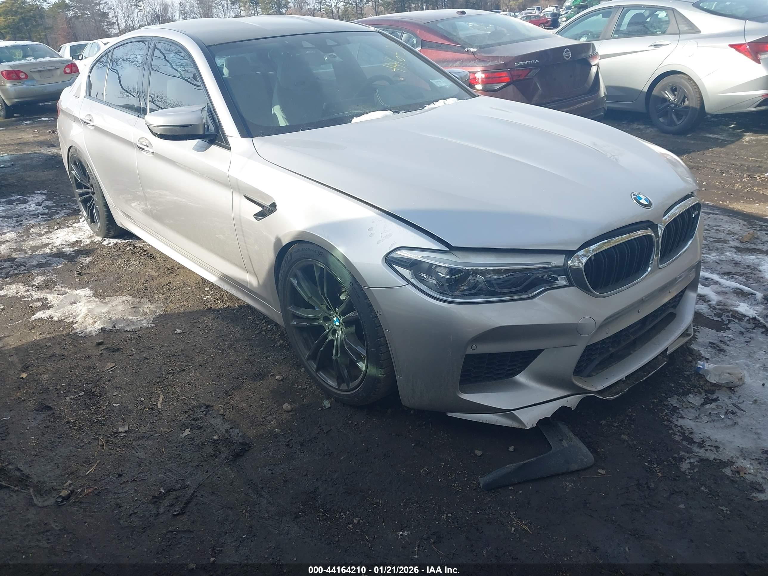 2018 BMW M5, VIN WBSJF0C58JB282025 — Перед