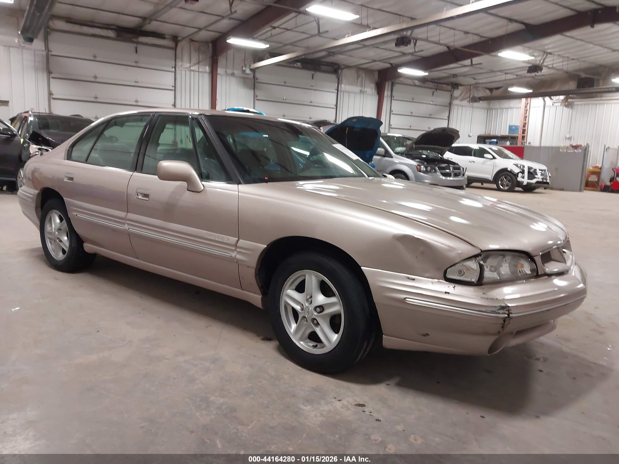 1999 Pontiac Bonneville SE, VIN 1G2HX52K3XH248866 — Front end