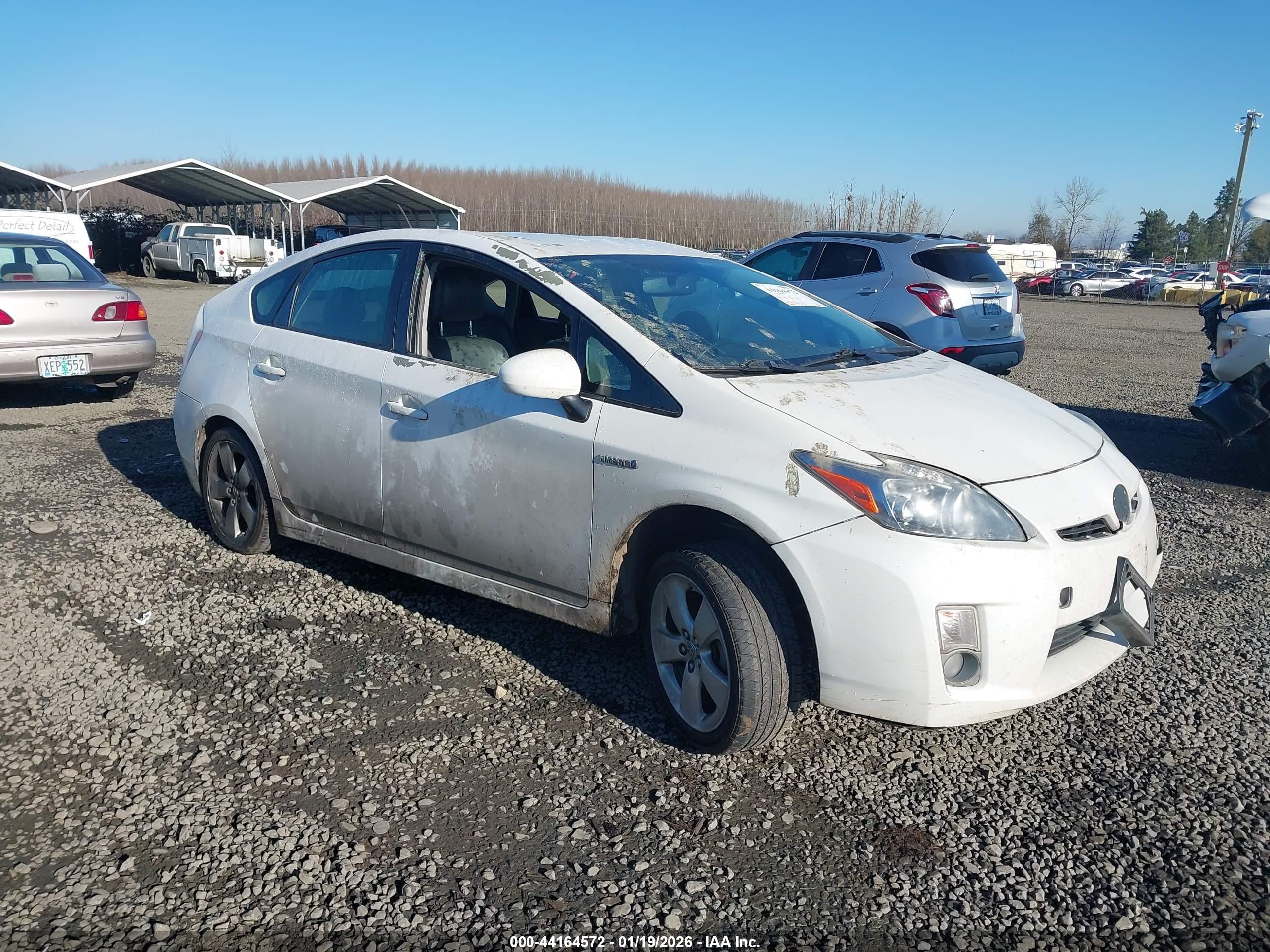 2010 Toyota Prius II, VIN JTDKN3DU1A0209998 — Side