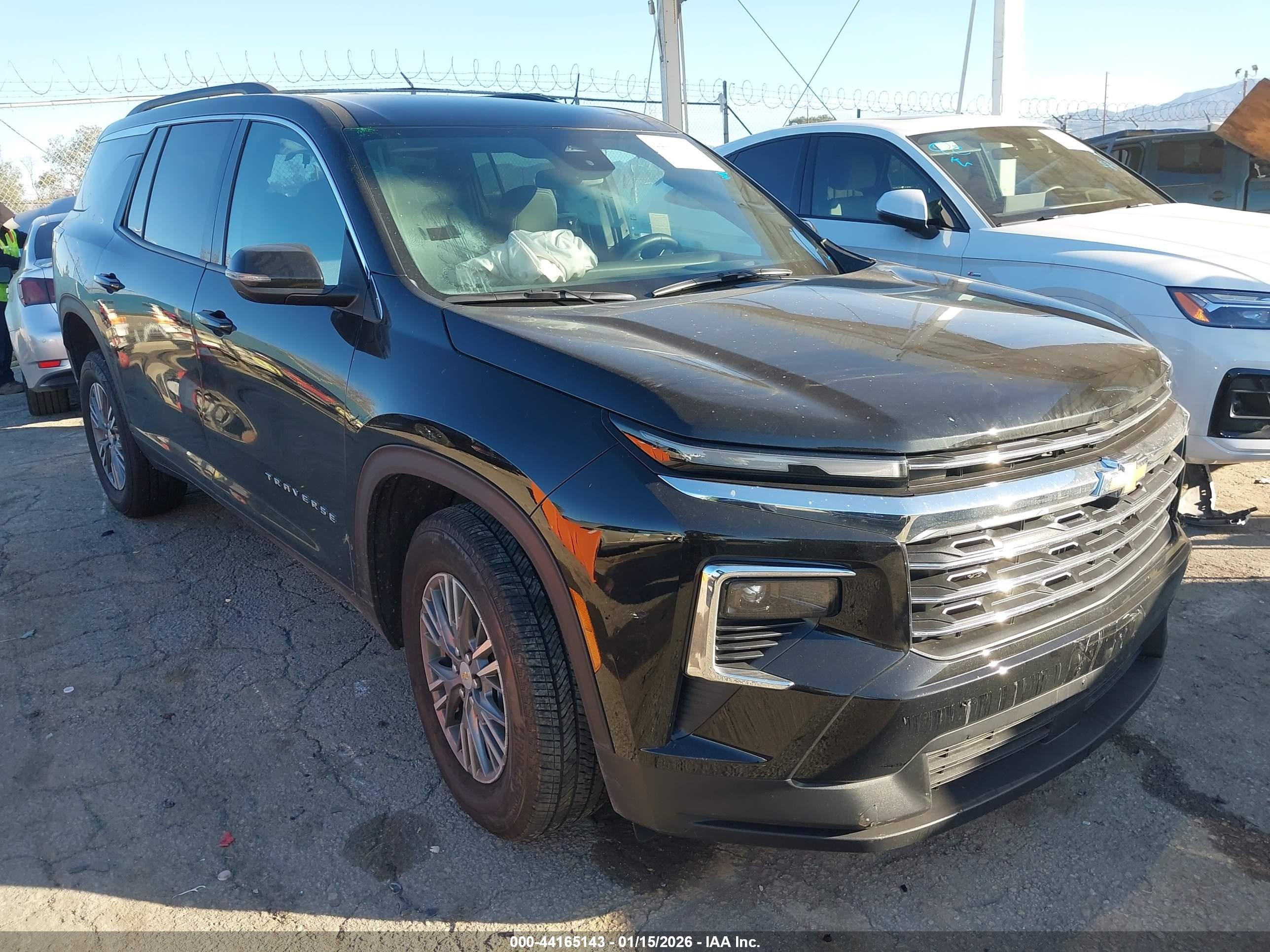 2025 Chevrolet Traverse FWD LT, VIN 1GNERGRSXSJ309441 — Front end