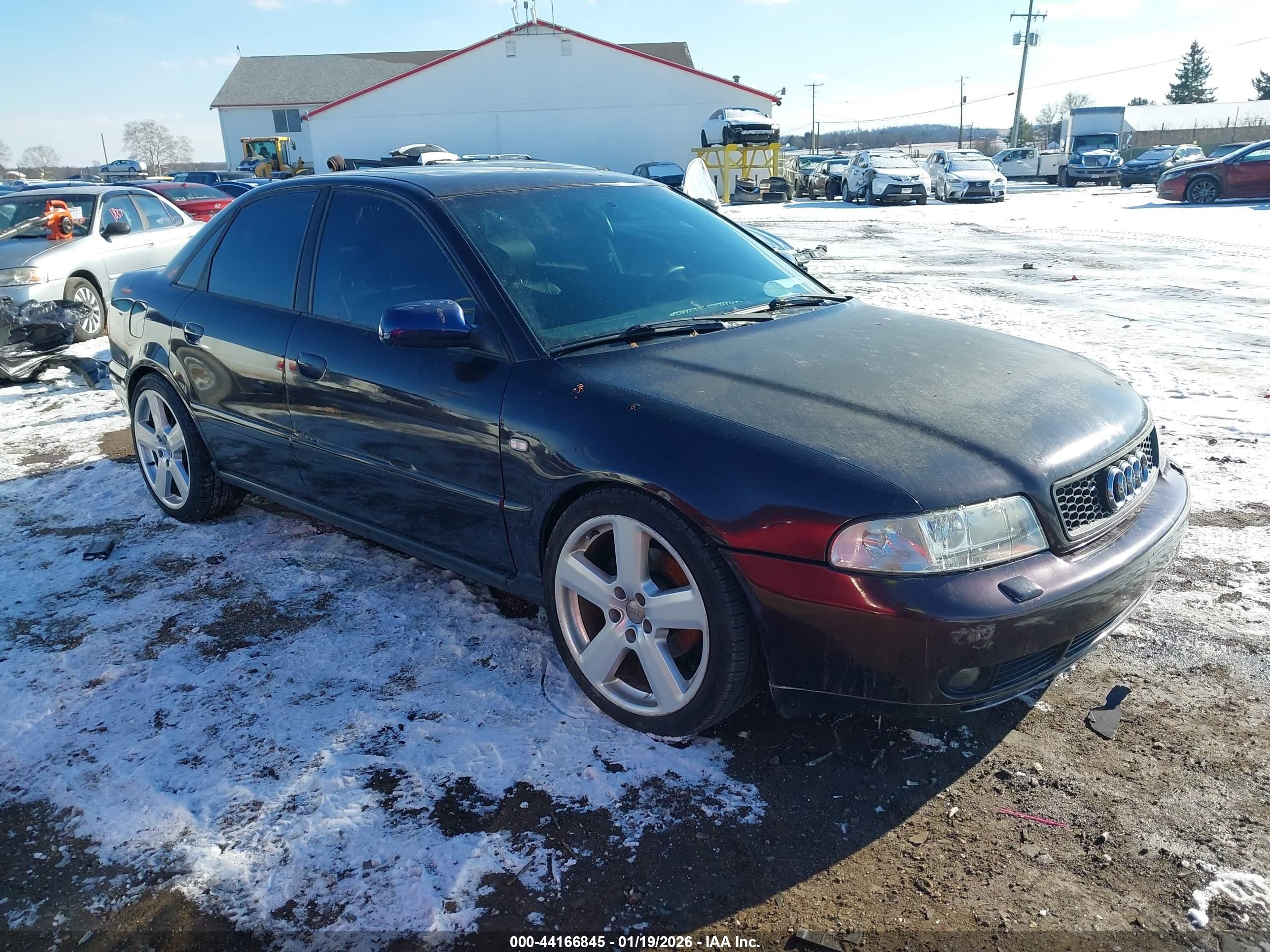 2000 Audi A4, VIN WAUDC28DXYA176116 — Front end