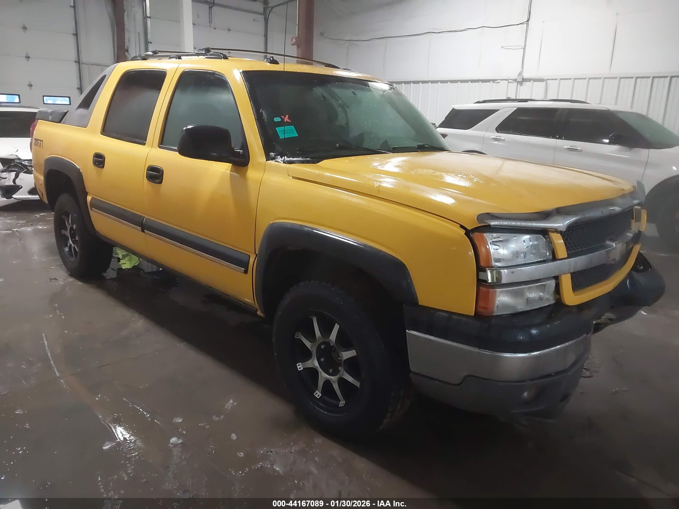 2003 Chevrolet Avalanche, VIN 3GNEK13T43G291394 — Front end