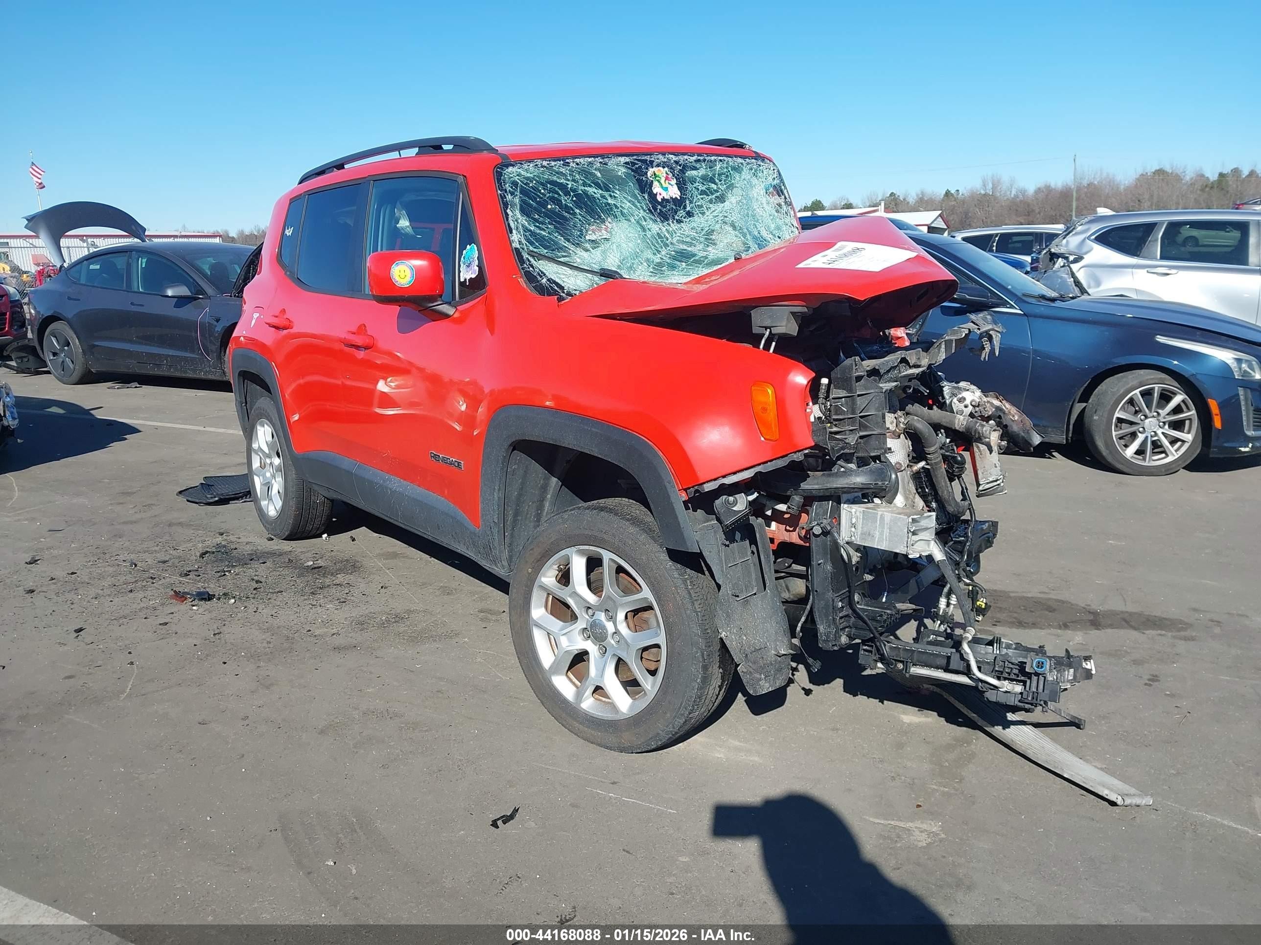 2017 Jeep Renegade Latitude, VIN ZACCJBBB2HPF86730 — Front end