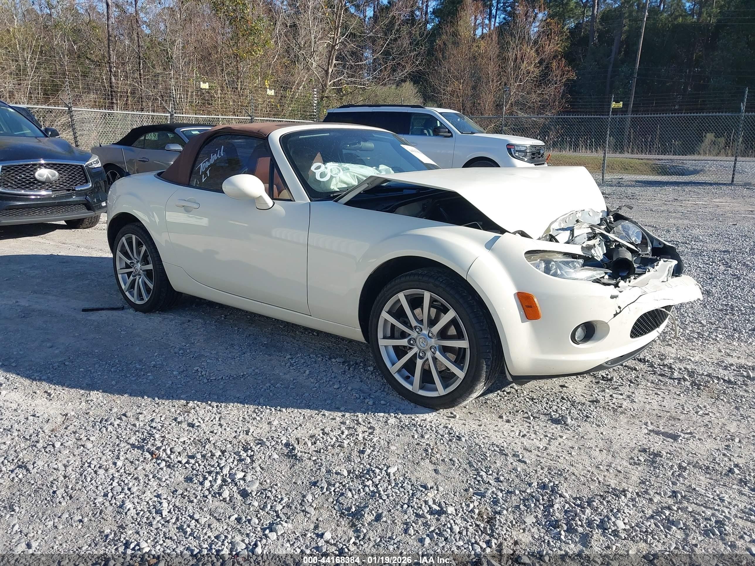 2006 Mazda MX-5 Miata Touring, VIN JM1NC25FX60120791 — Front end