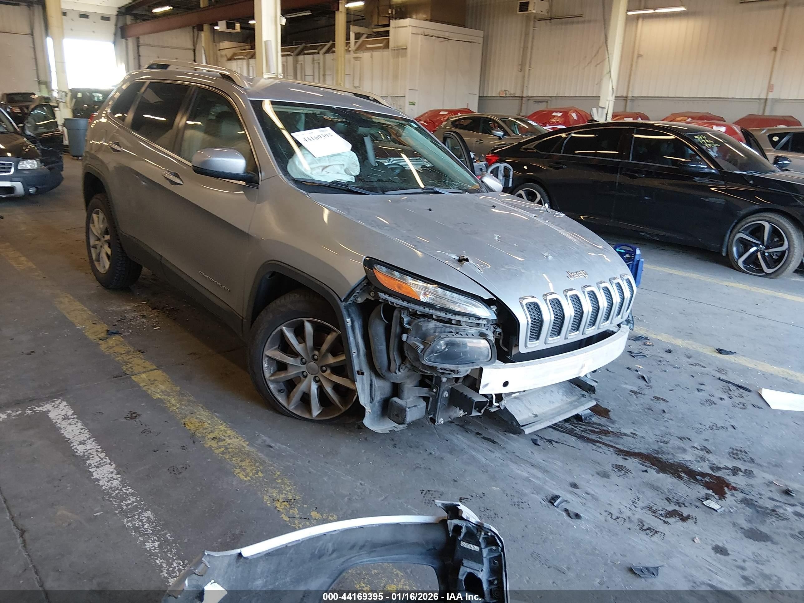 2015 Jeep Cherokee Limited, VIN 1C4PJMDS1FW524326 — Перед