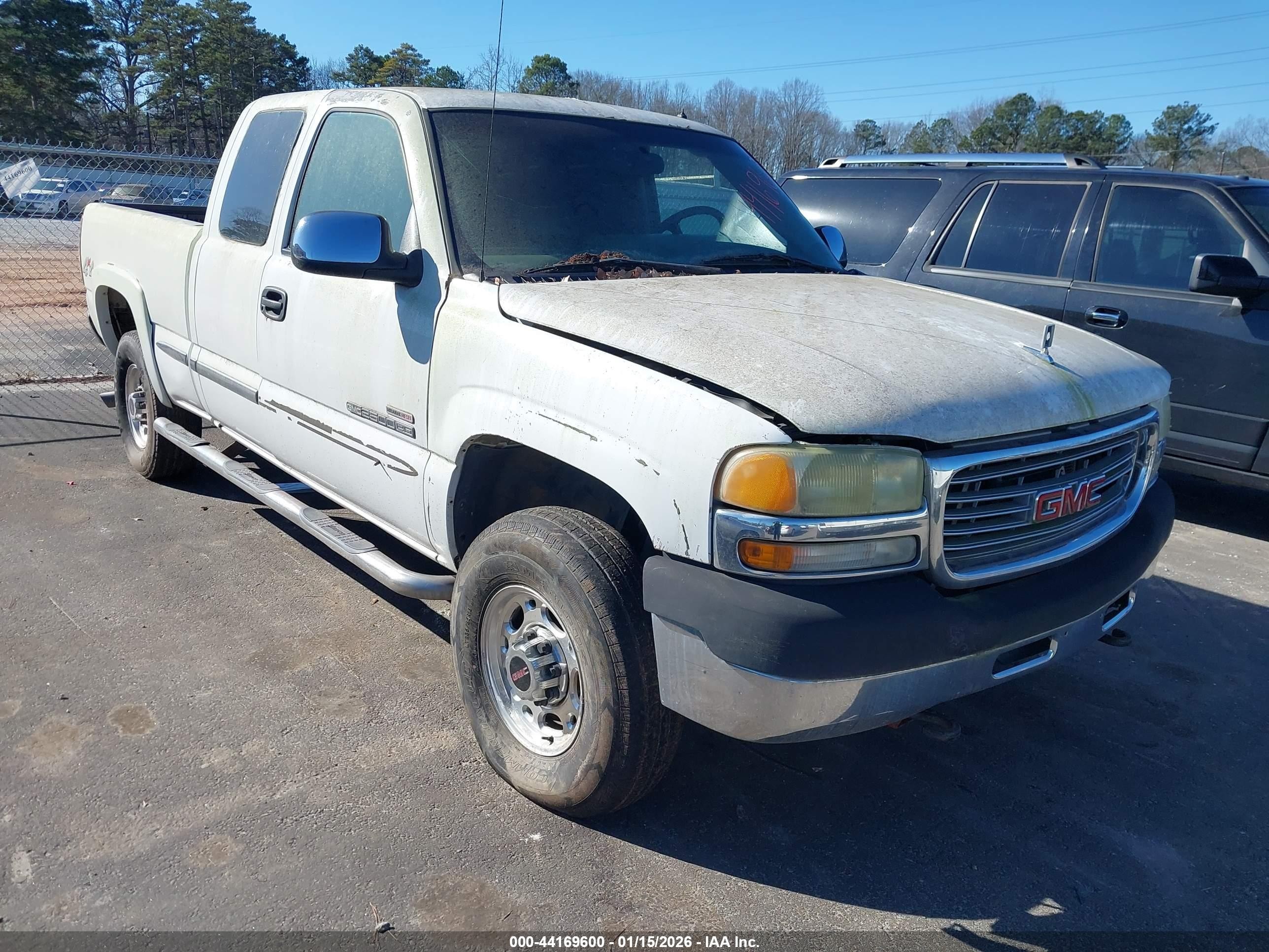 2002 GMC Sierra 2500HD SLE, VIN 1GTHK29192E225060 — All over