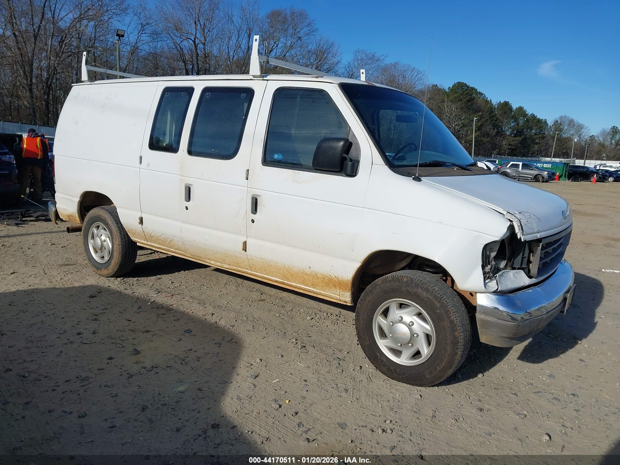 1996 Ford Econoline Cargo, VIN 1FTHE24H7THA46172 — Front end