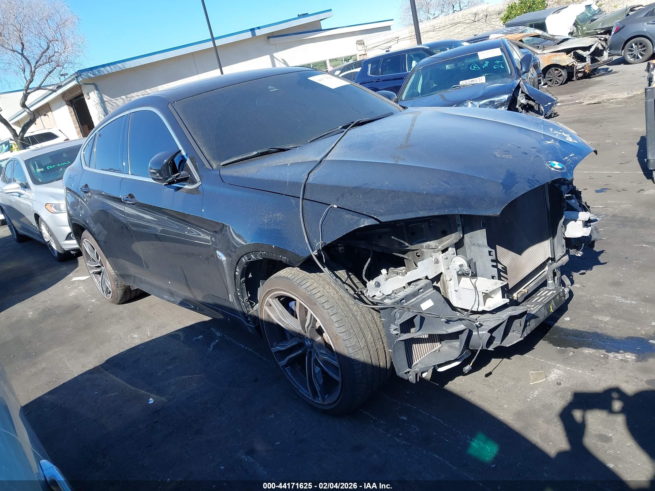 2017 BMW X6 M, VIN 5YMKW8C54H0U71794 — Front end