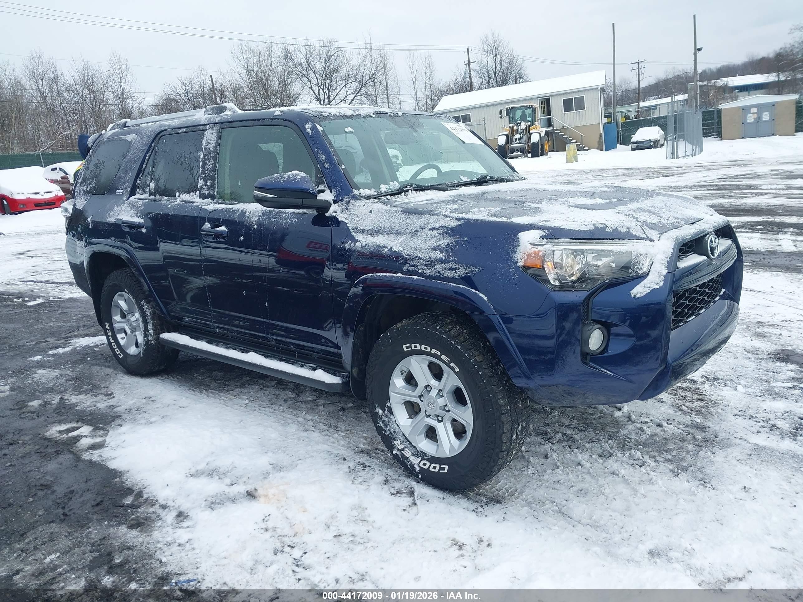 2019 Toyota 4Runner Limited, VIN JTEBU5JR8K5610852 — Side