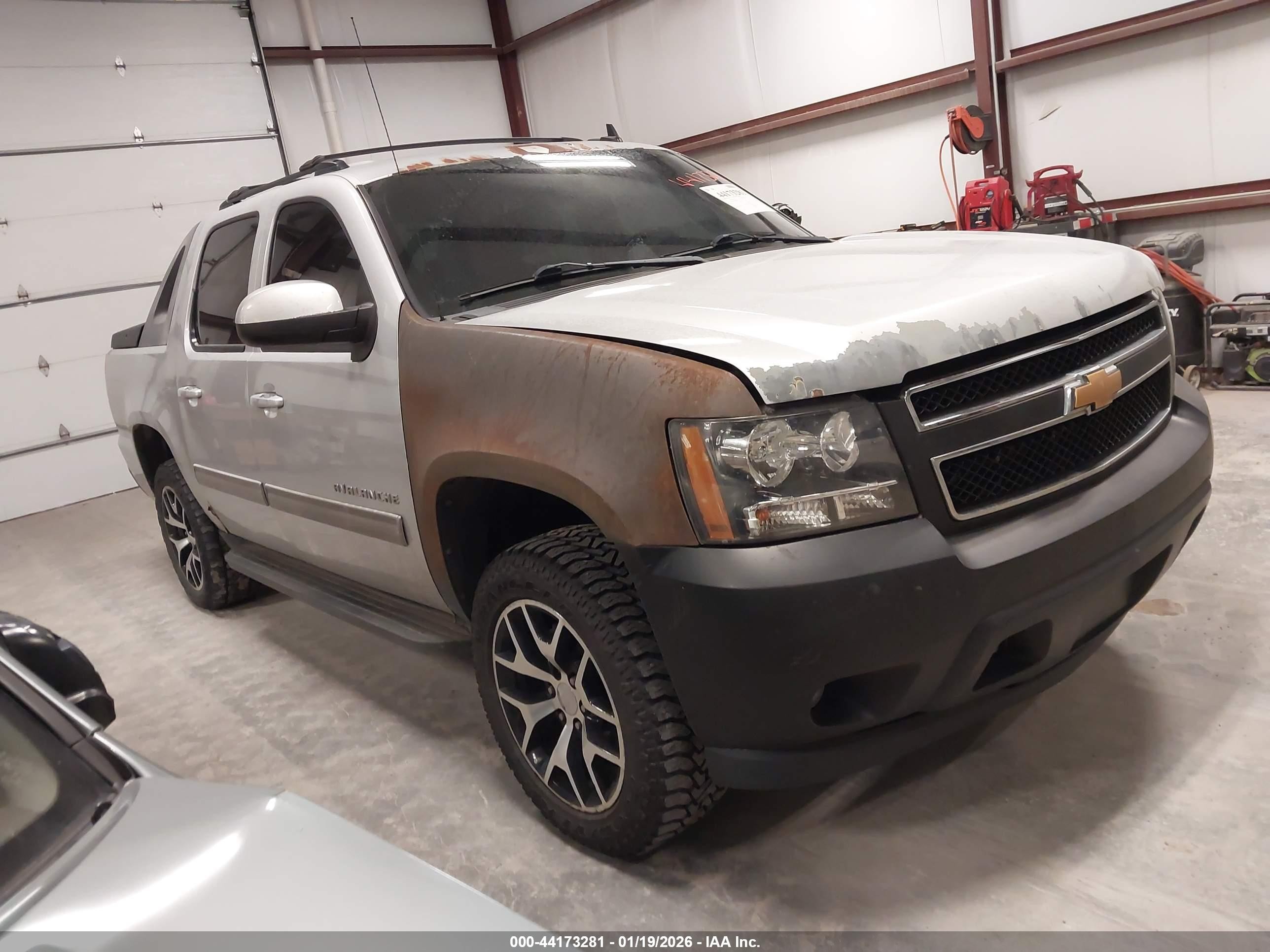 2012 Chevrolet Avalanche LS, VIN 3GNTKEE79CG203387 — Перед