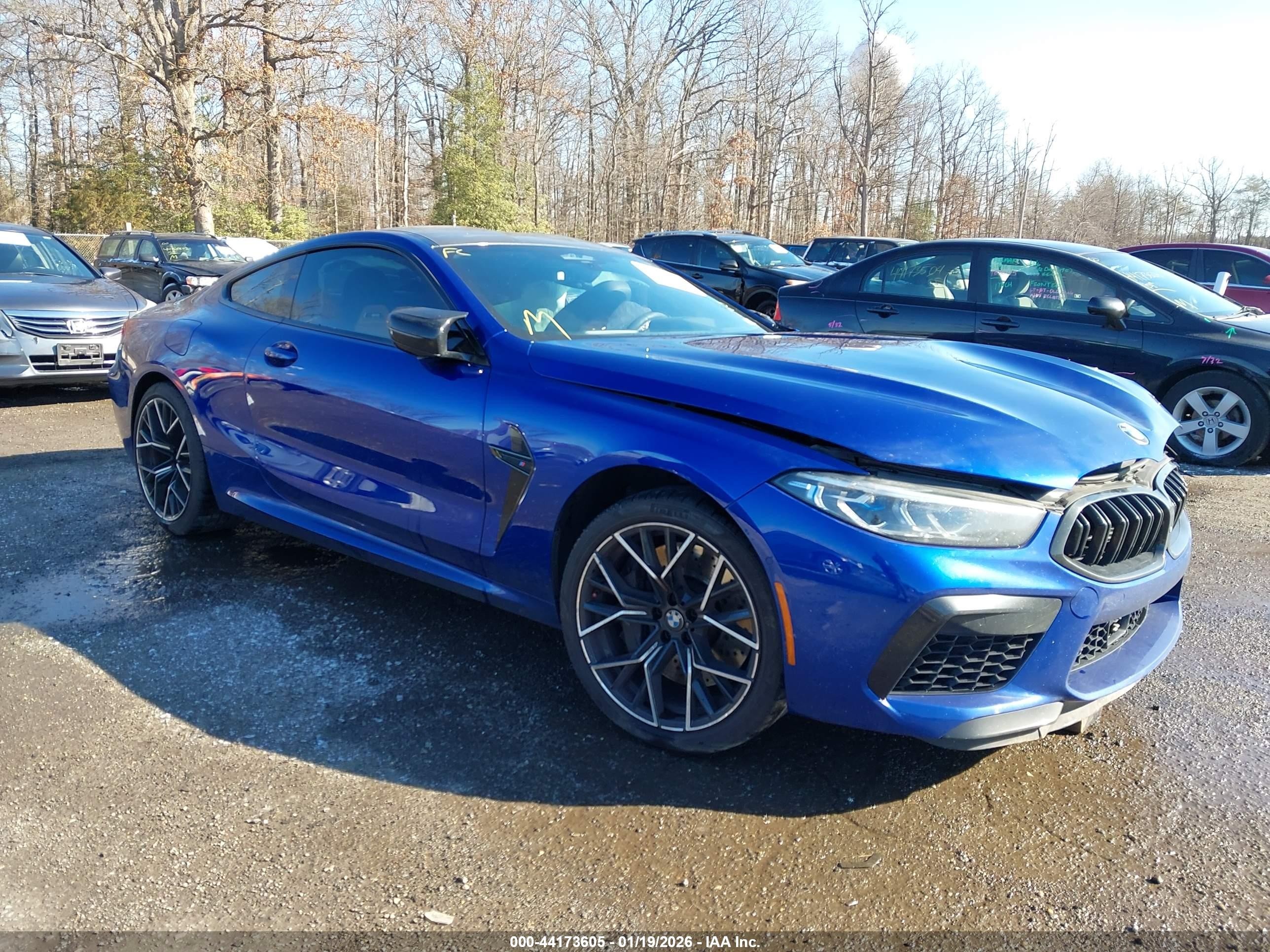 2022 BMW M8 Competition, VIN WBSAE0C00NCJ97896 — Бок