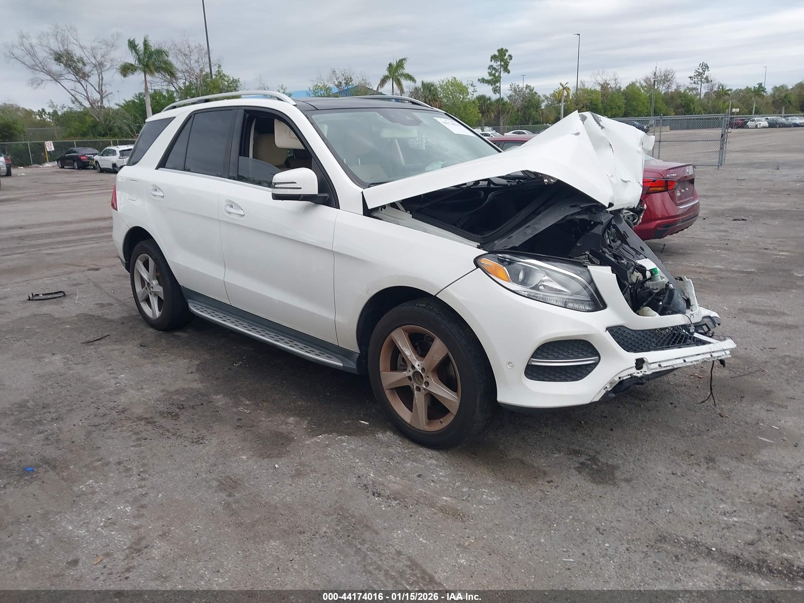 2017 Mercedes-Benz GLE 350, VIN 4JGDA5HB8HA870436 — Front end