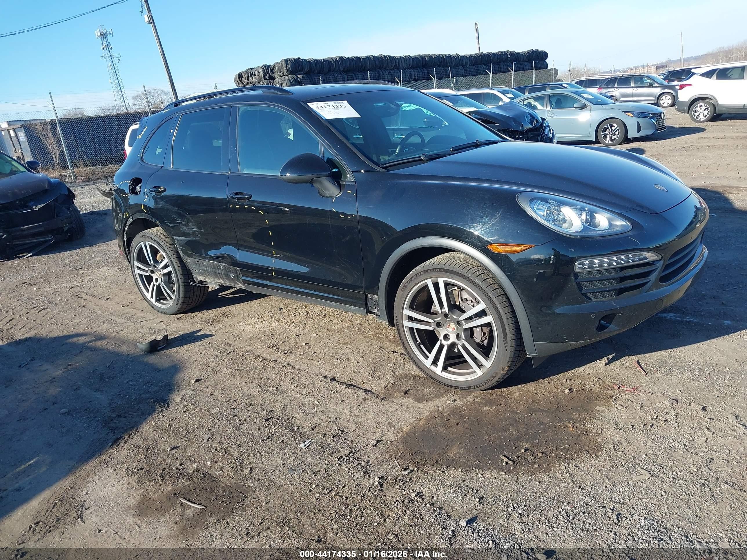 2012 Porsche Cayenne, VIN WP1AA2A28CLA07308 — Side
