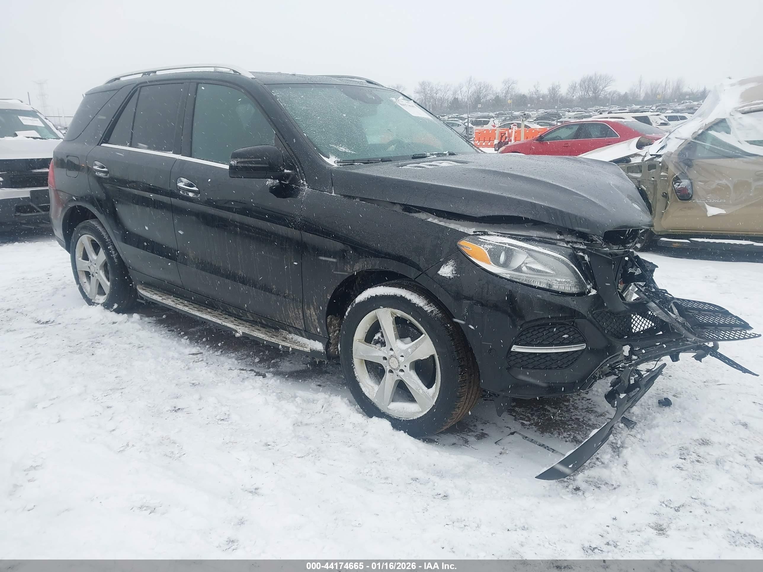 2016 Mercedes-Benz GLE 350, VIN 4JGDA5HB6GA732926 — Front end