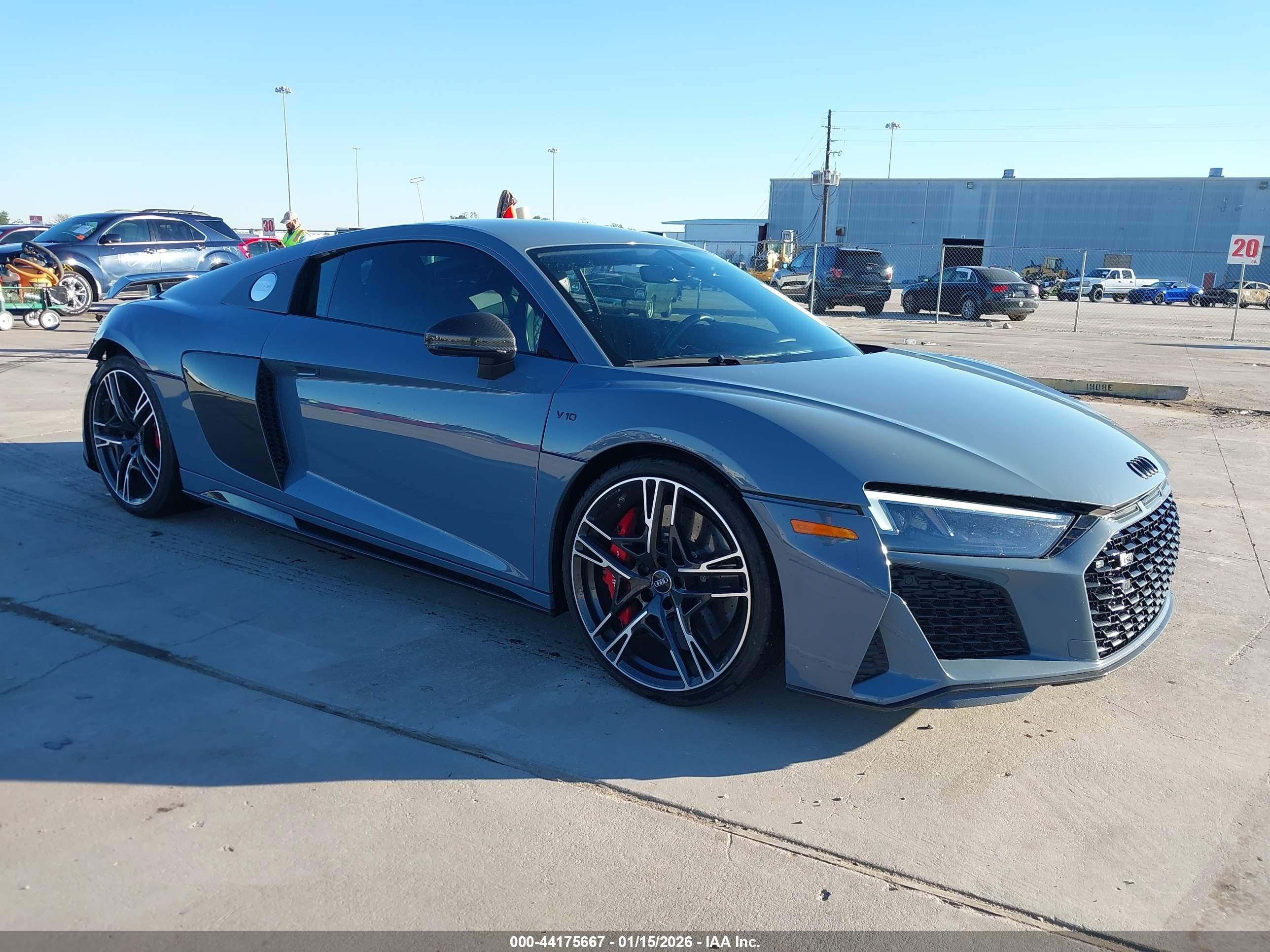 2020 Audi R8 V10 plus, VIN WUAKBAFX9L7900780 — Rear end