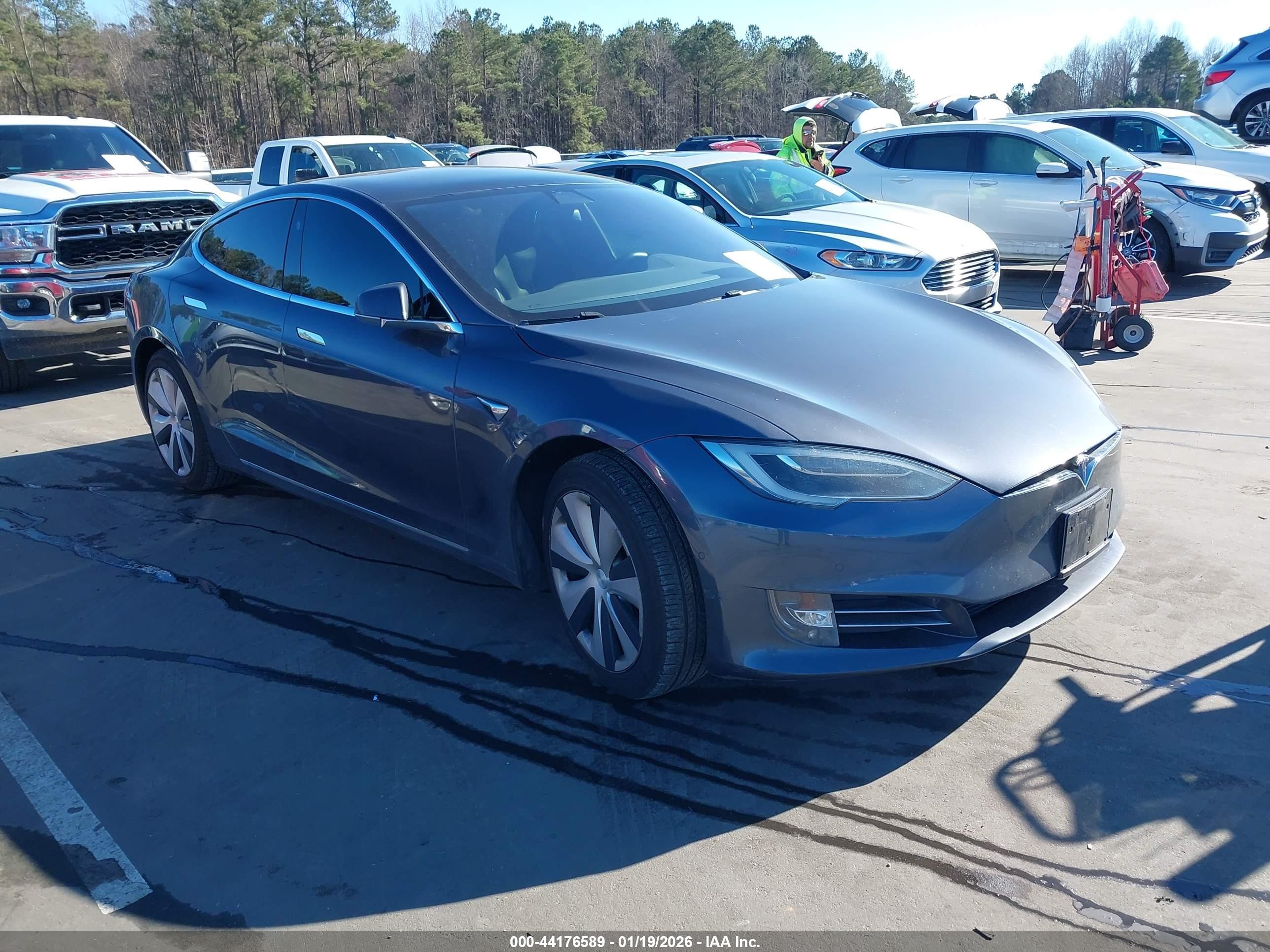 2021 Tesla Model S Performance, VIN 5YJSA1E44MF427888 — Normal wear