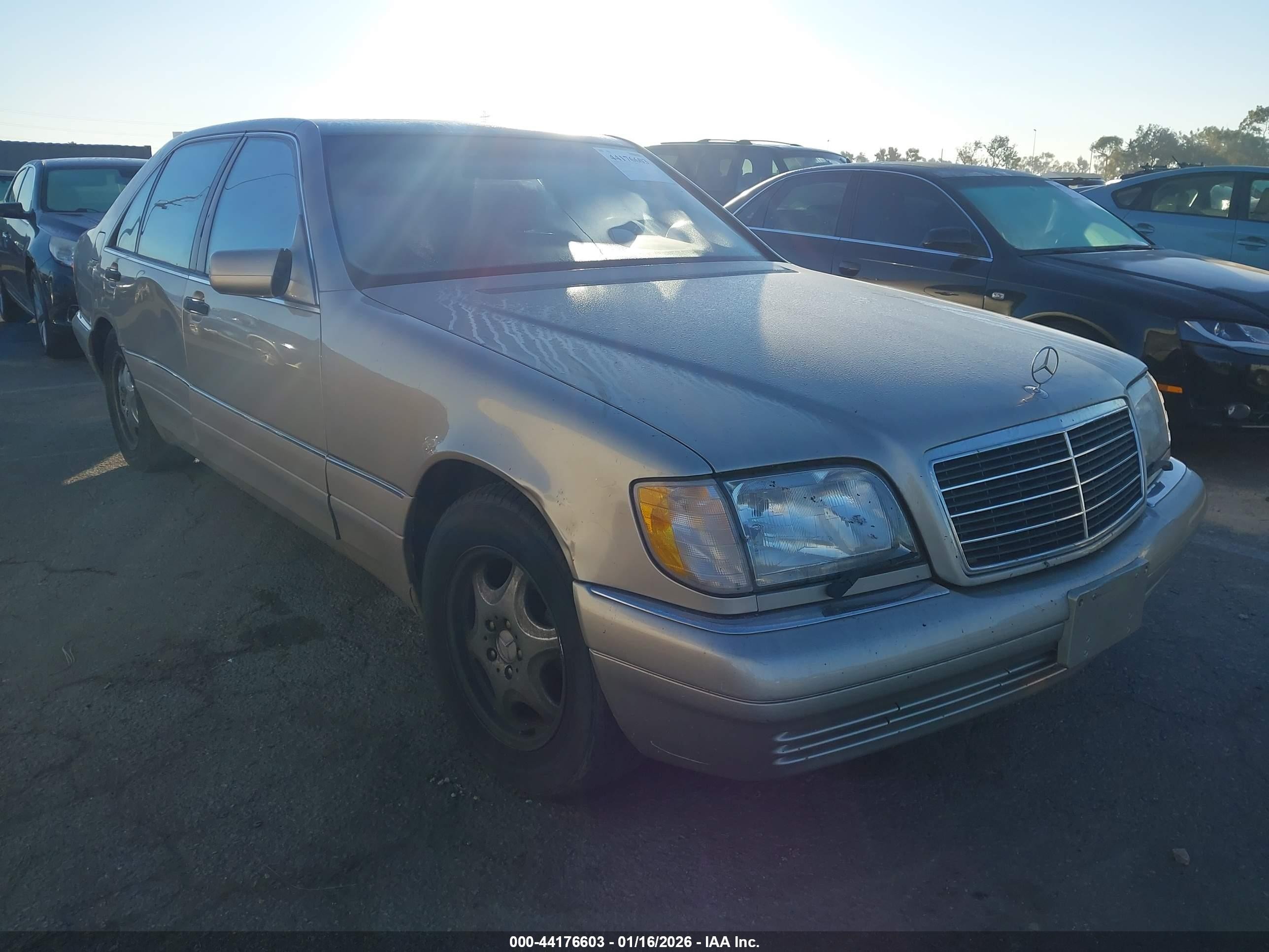 1999 Mercedes-Benz S 320/430/500, VIN WDBGA33G5XA421897 — Normal wear