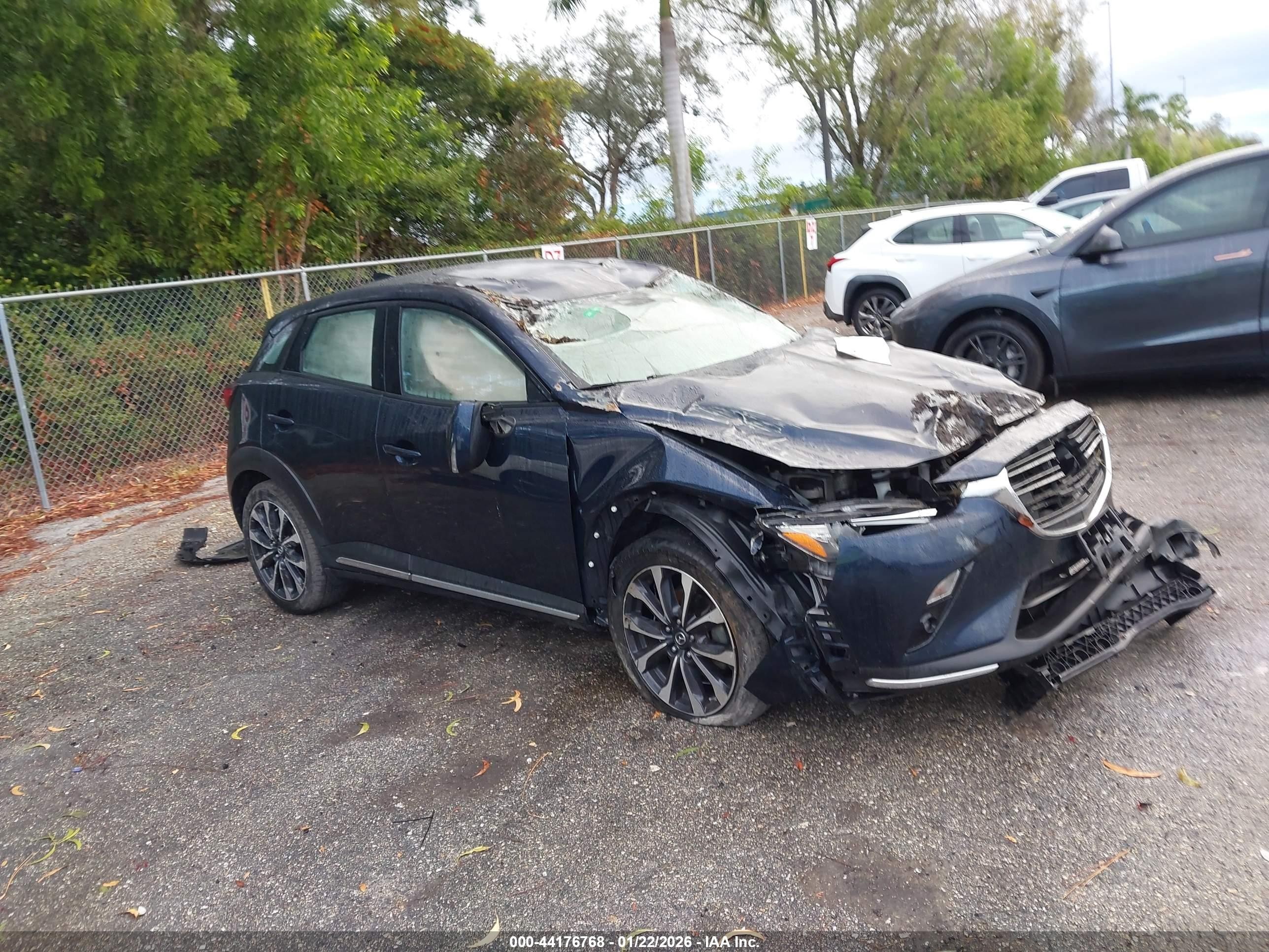 2019 Mazda CX-3 Grand Touring, VIN JM1DKFD78K0423241 — Roof