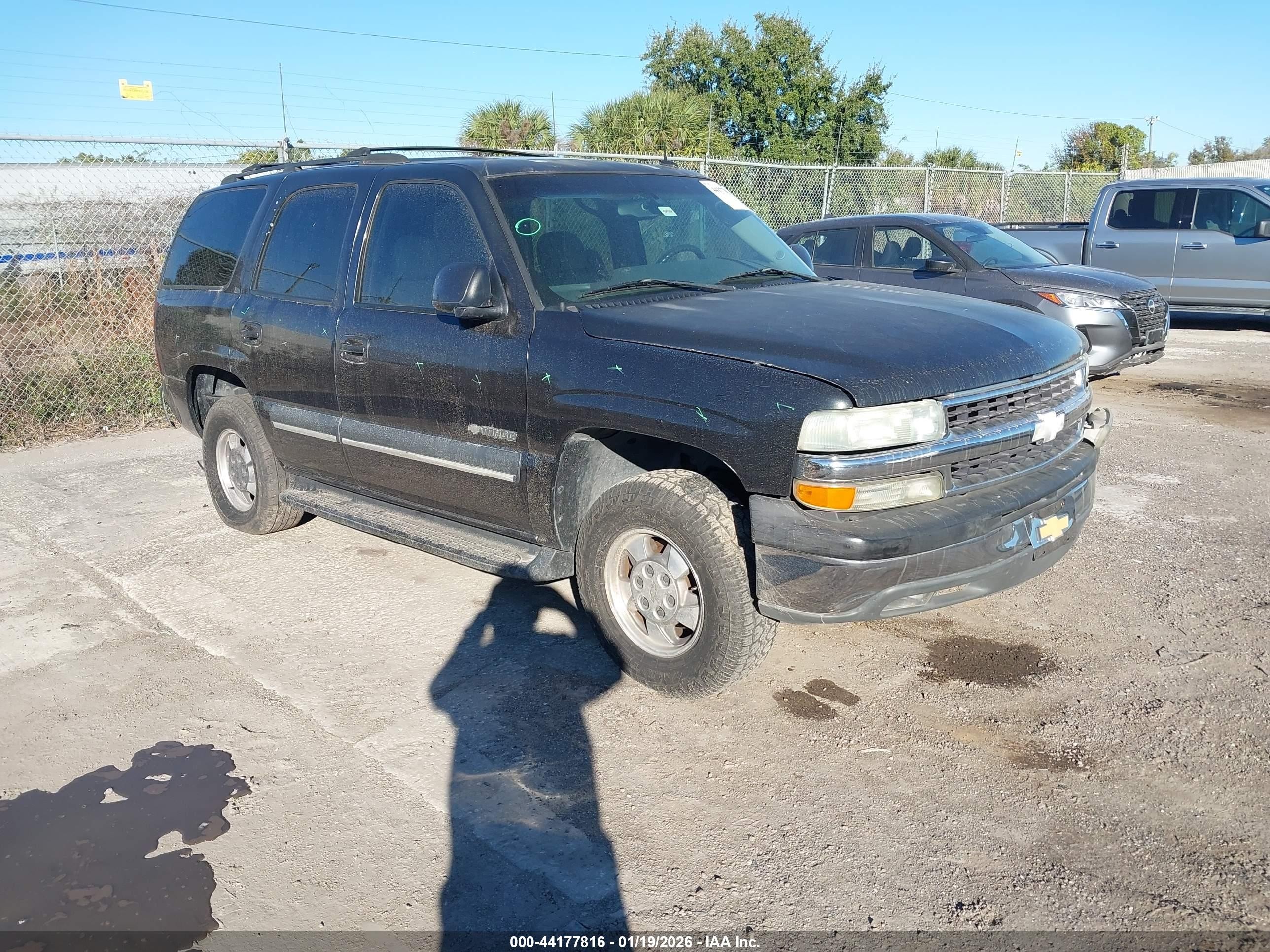 2003 Chevrolet Tahoe LS, VIN 1GNEC13Z73R230655 — Side