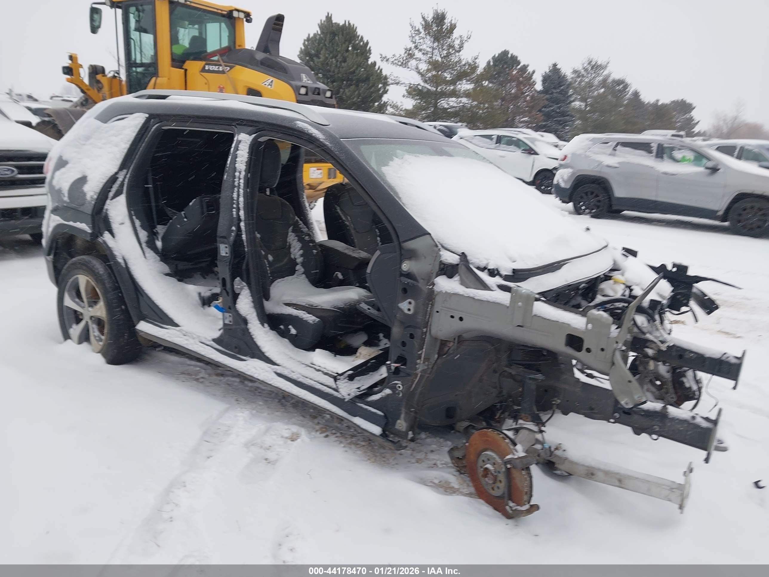 2020 Jeep Cherokee Limited, VIN 1C4PJMDX7LD622408 — Stripped