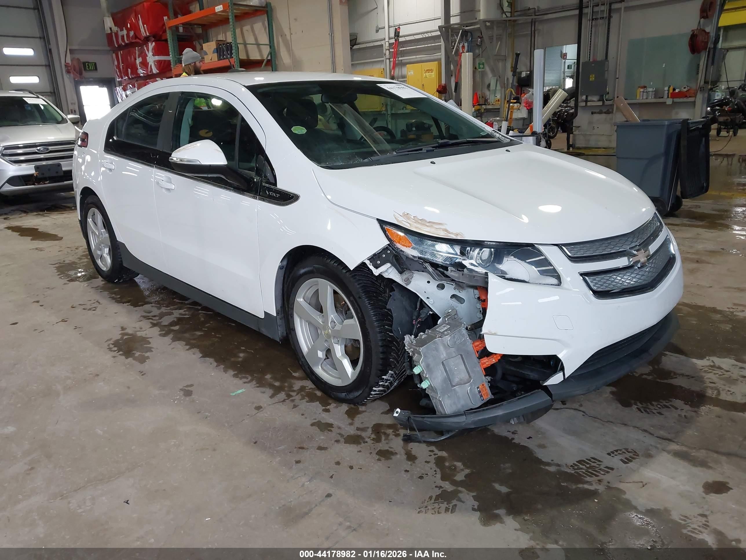 2015 Chevrolet Volt, VIN 1G1RA6E43FU122445 — Rear end