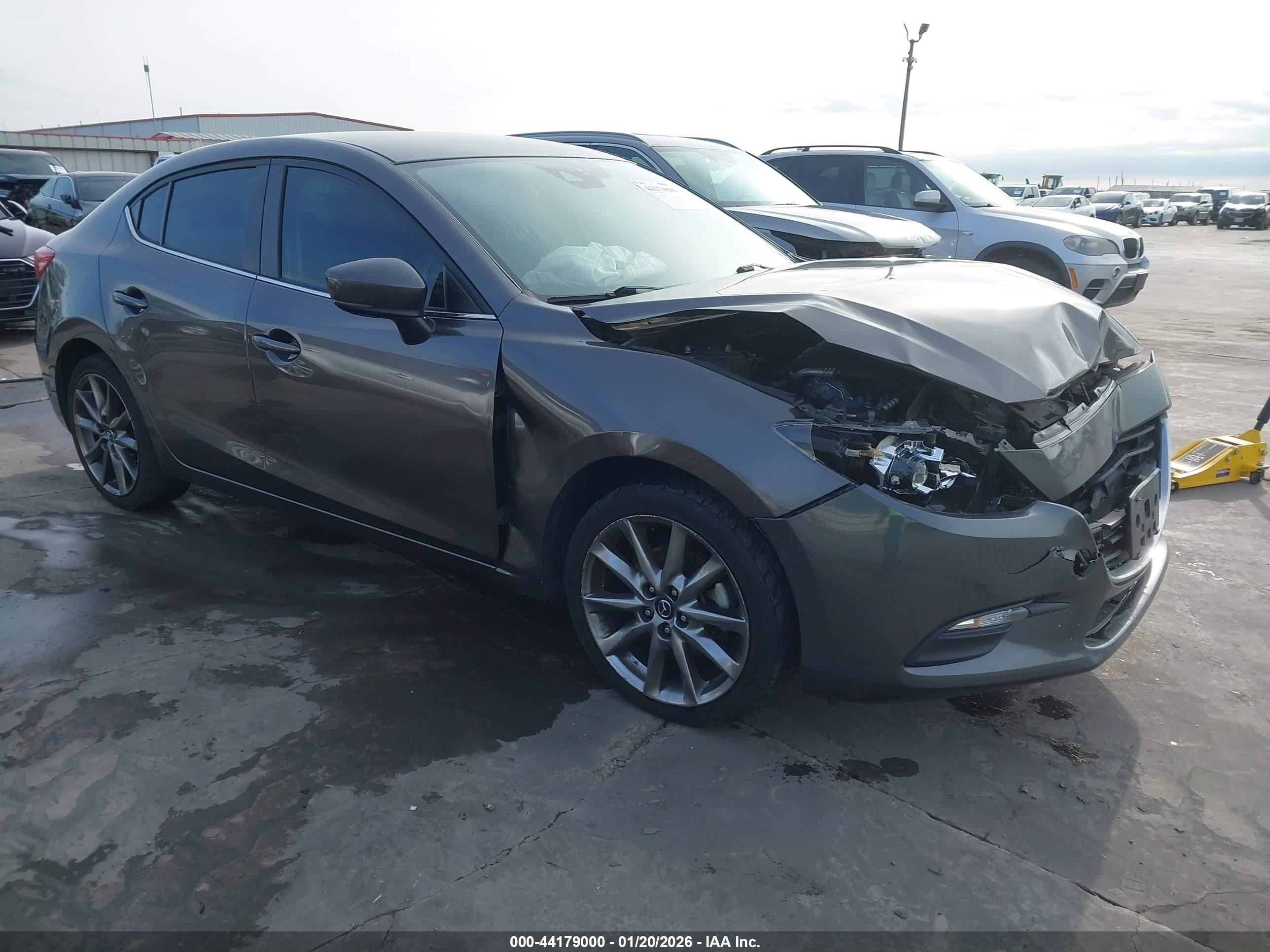 2018 Mazda 3 Touring, VIN 3MZBN1V39JM216556 — Front end