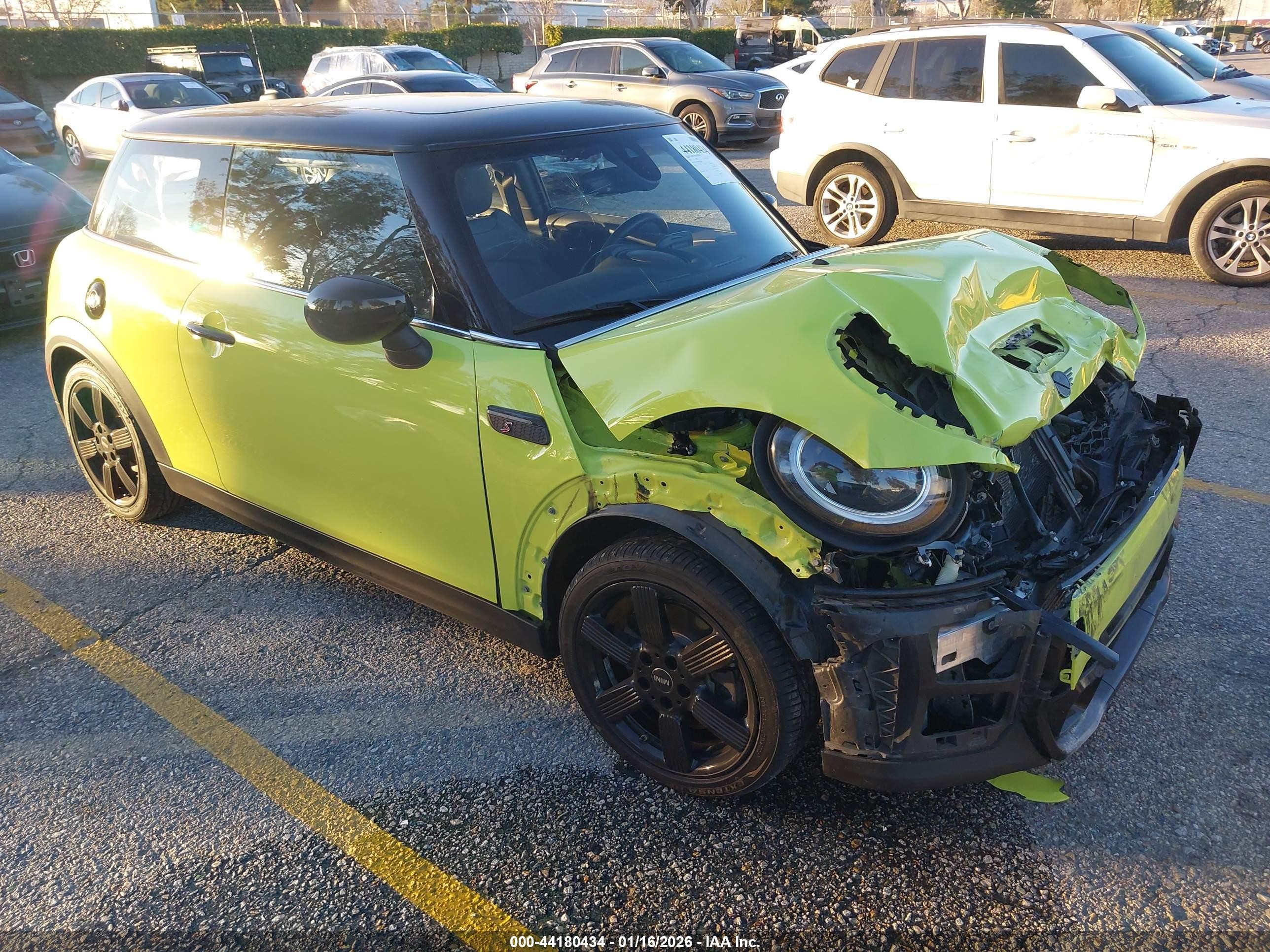 2023 MINI Hardtop Cooper S, VIN WMW53DH0XP2T76063 — Front end