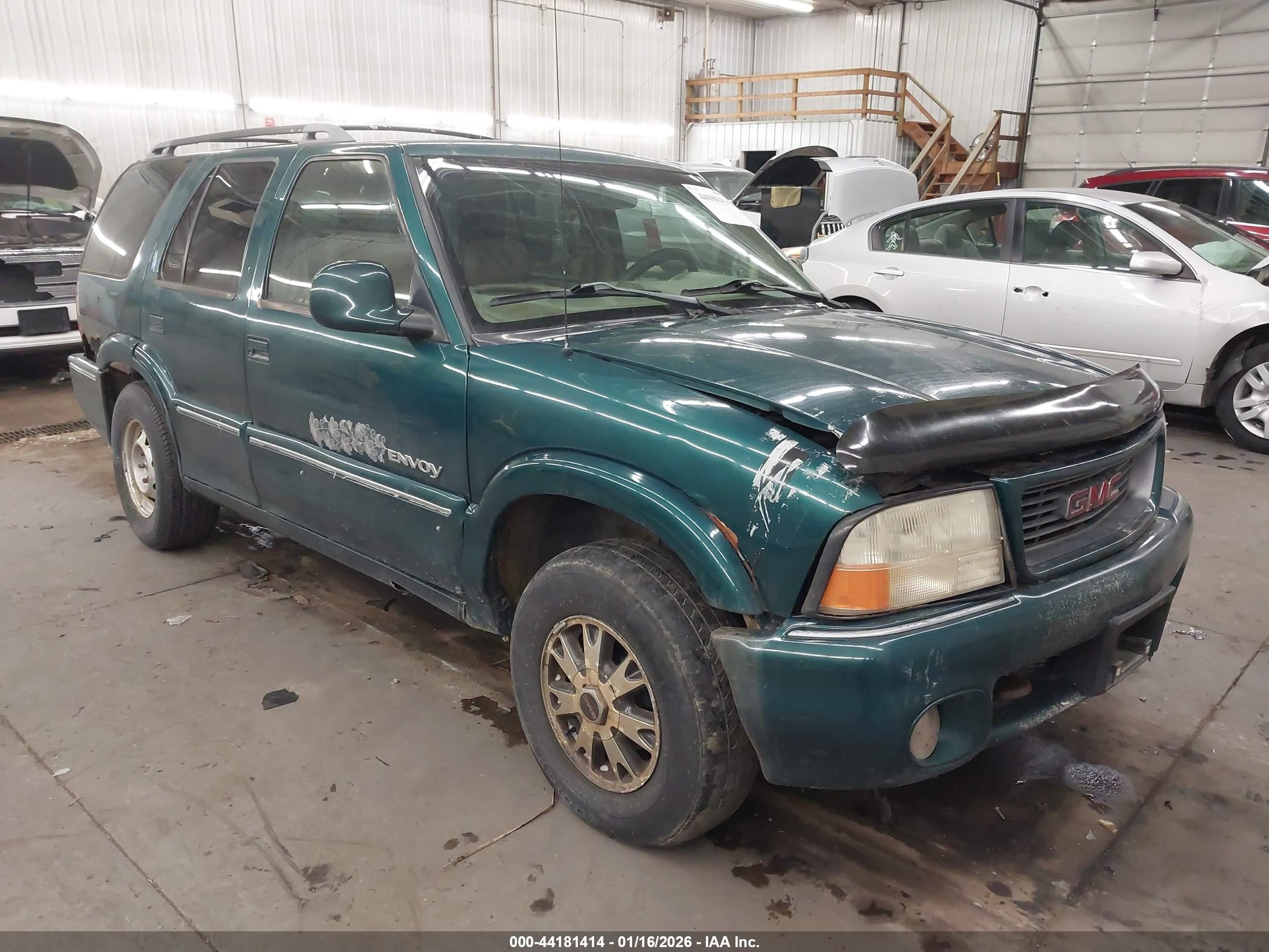 1998 GMC Jimmy SLS, VIN 1GKDT13W4W2951866 — Зад