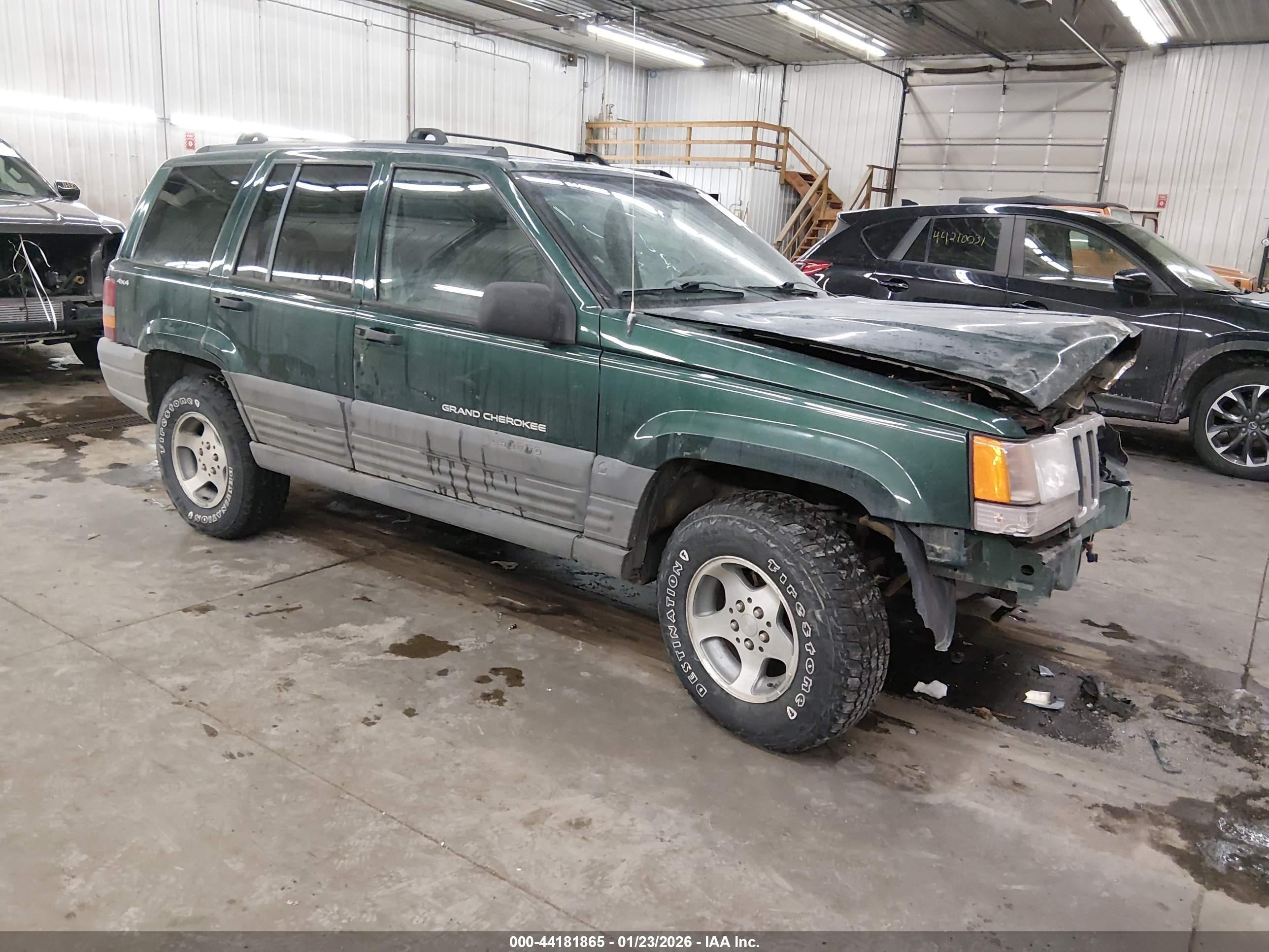 1996 Jeep Grand Cherokee, VIN 1J4EZ58SXTC152315 — Front end