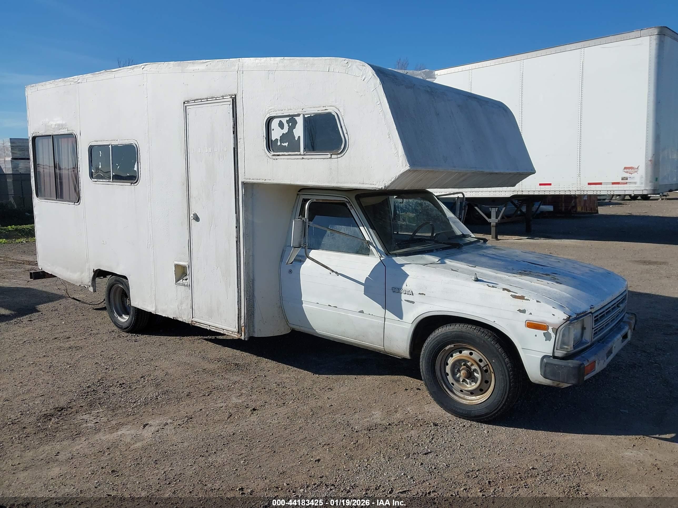 1983 Toyota Pickup, VIN JT5RN44R0D1130736 — Side