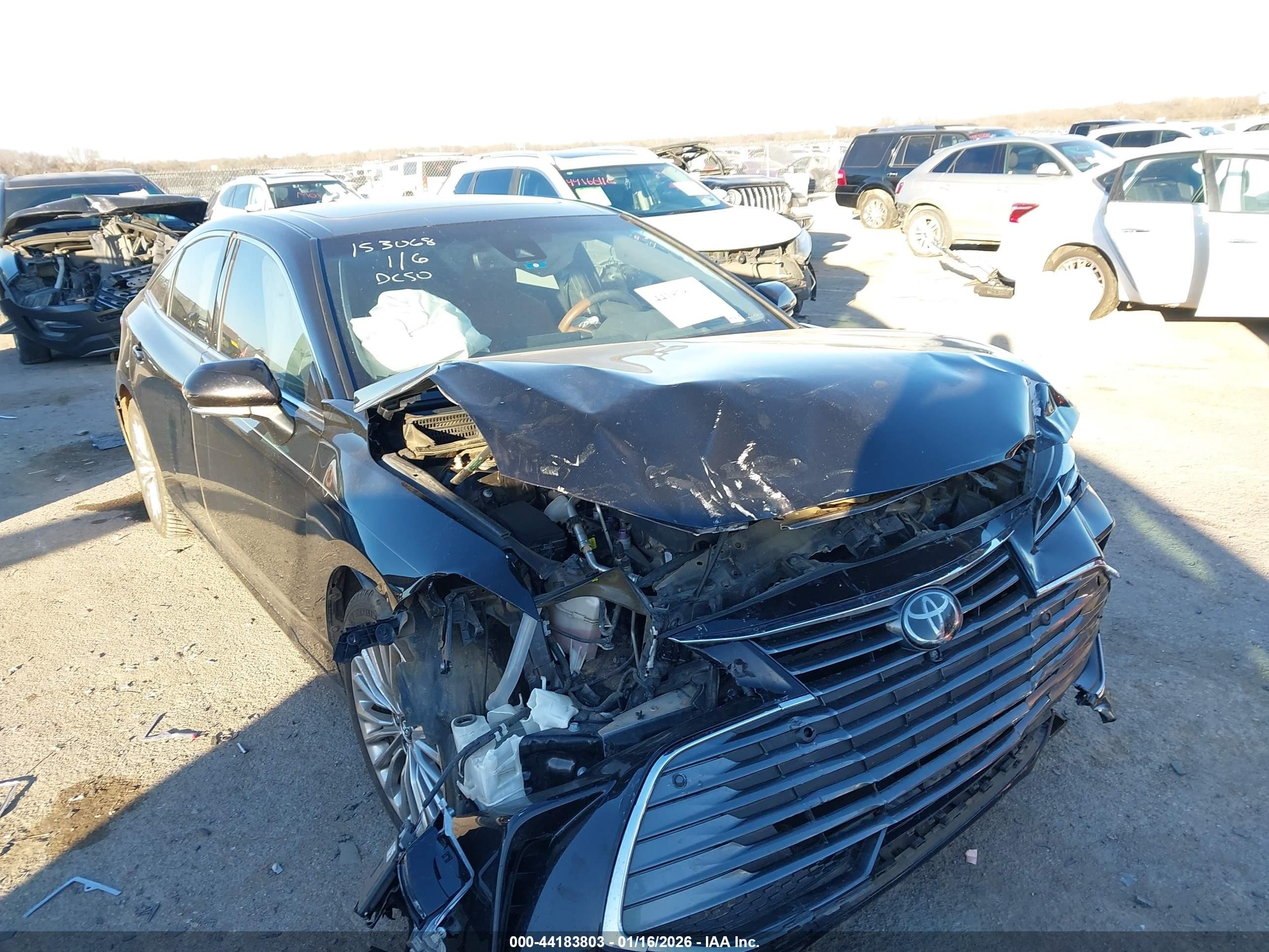 2019 Toyota Avalon XLE, VIN 4T1BZ1FB1KU007009 — Front end