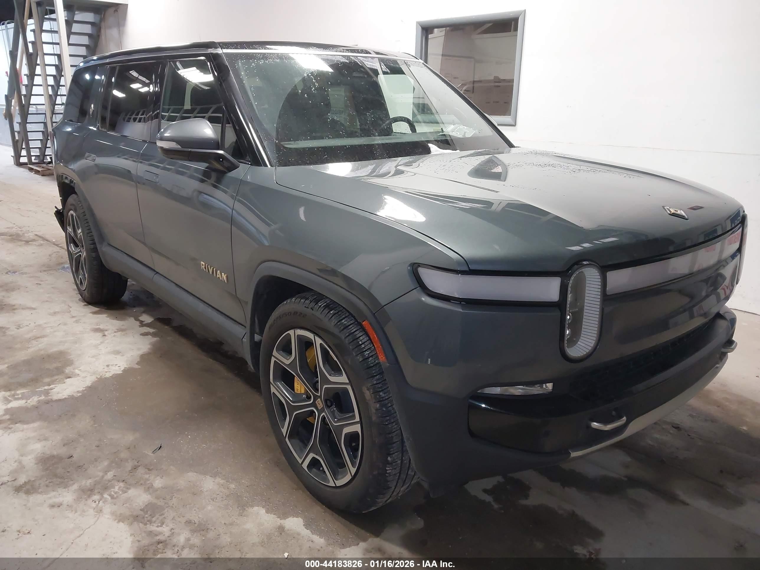 2023 Rivian R1S Adventure, VIN 7PDSGABA1PN013944 — Side
