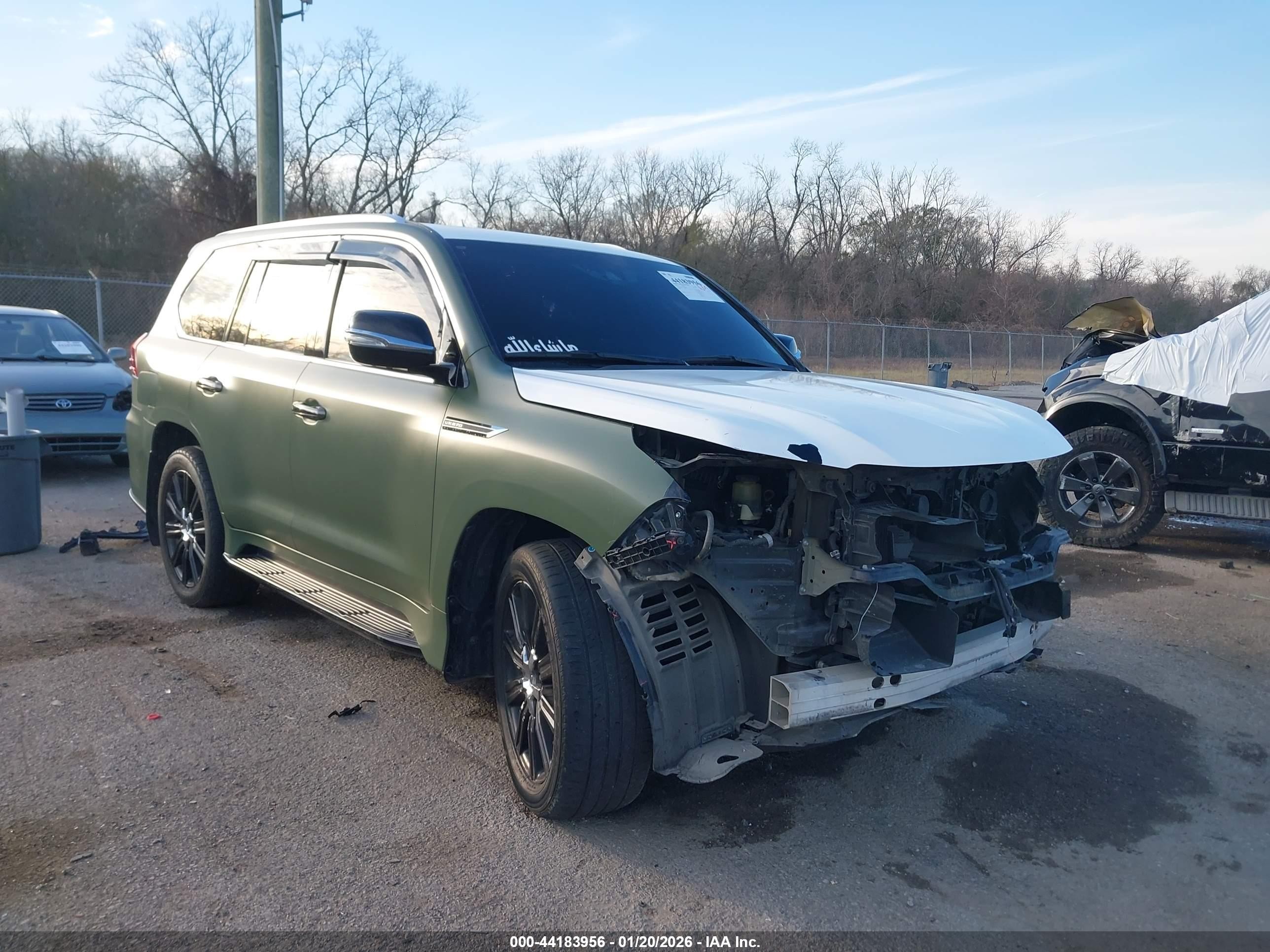 2019 Lexus LX 570, VIN JTJHY7AX2K4289665 — Перед