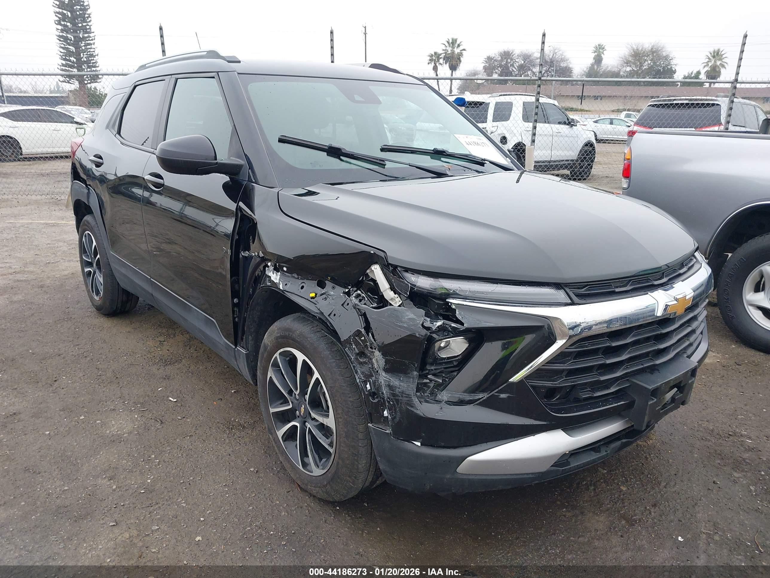 2024 Chevrolet TrailBlazer LT, VIN KL79MPSLXRB166021 — Бок