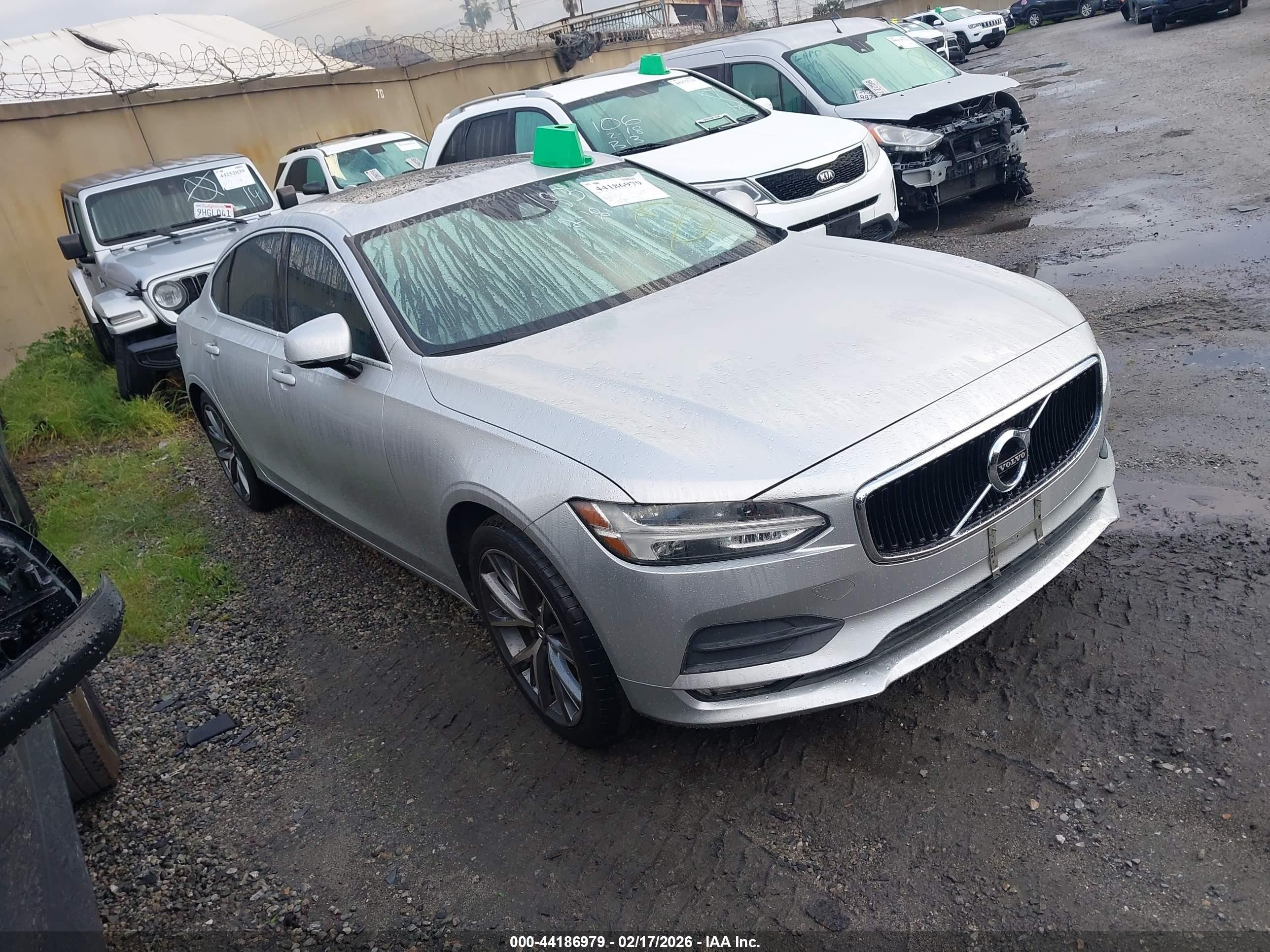 2018 Volvo S90 Momentum, VIN LVY982AK6JP004308 — Vandalism
