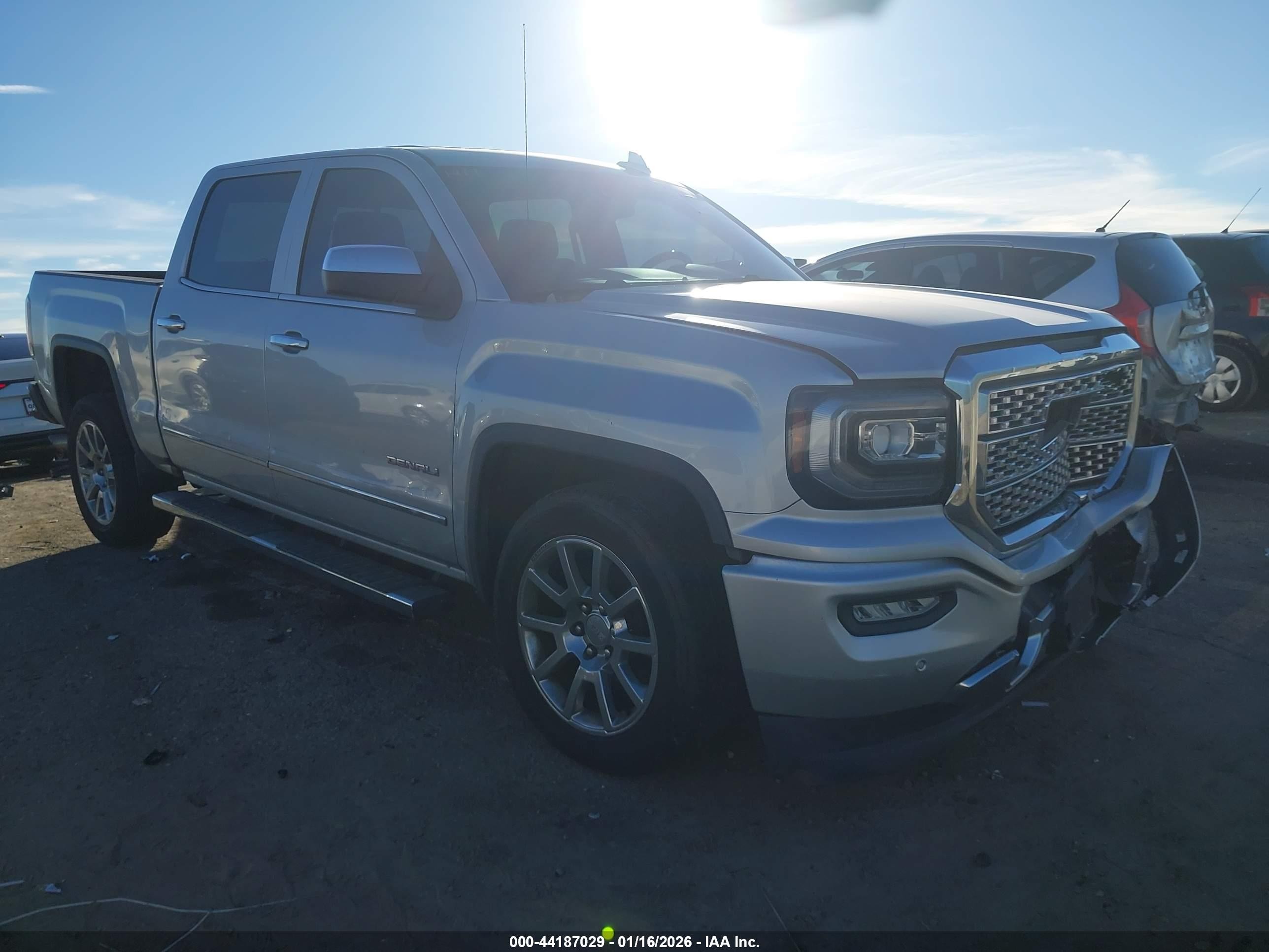 2018 GMC Sierra 1500 Denali, VIN 3GTU2PEC6JG343822 — Front end