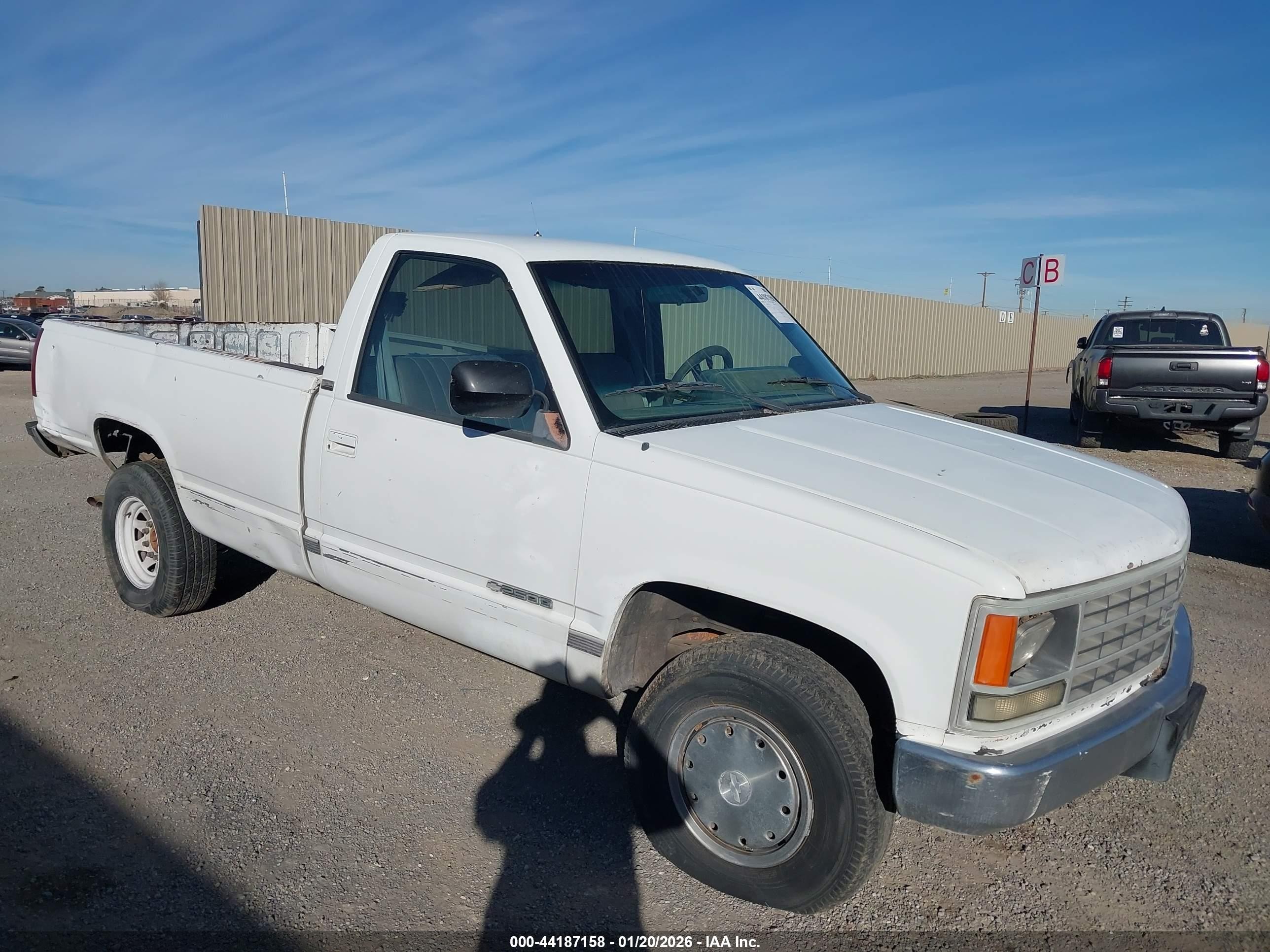 1990 Chevrolet Silverado 2500, VIN 1GCGC24K5LE113978 — Обычный износ