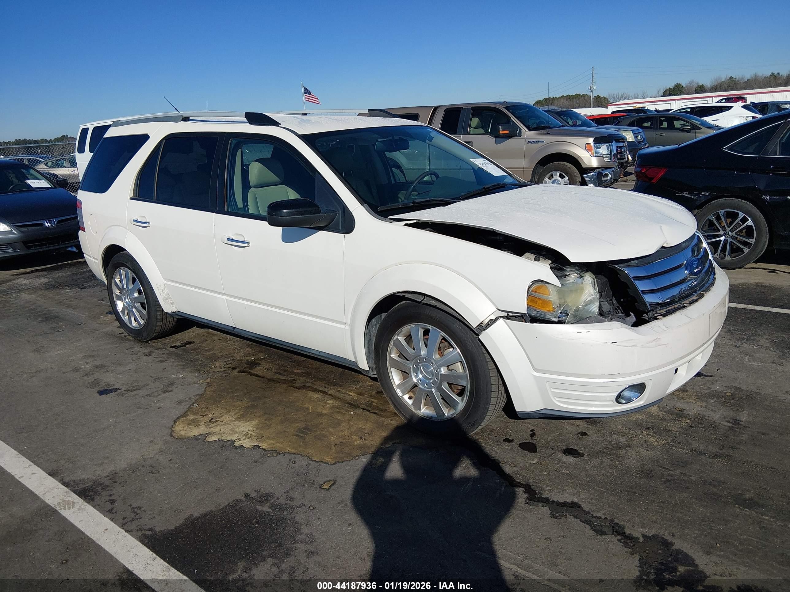 2009 Ford Taurus X Limited, VIN 1FMDK06W49GA03717 — Front end