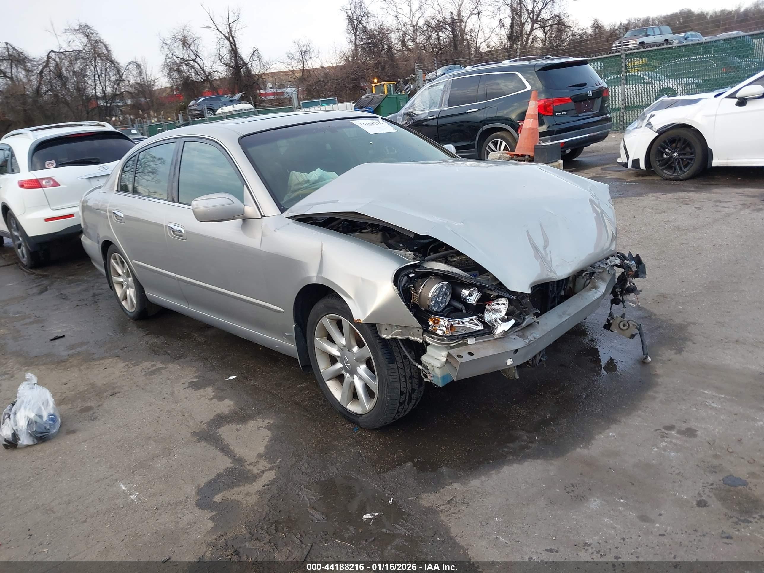 2003 Infiniti Q45, VIN JNKBF01A13M102322 — Front end
